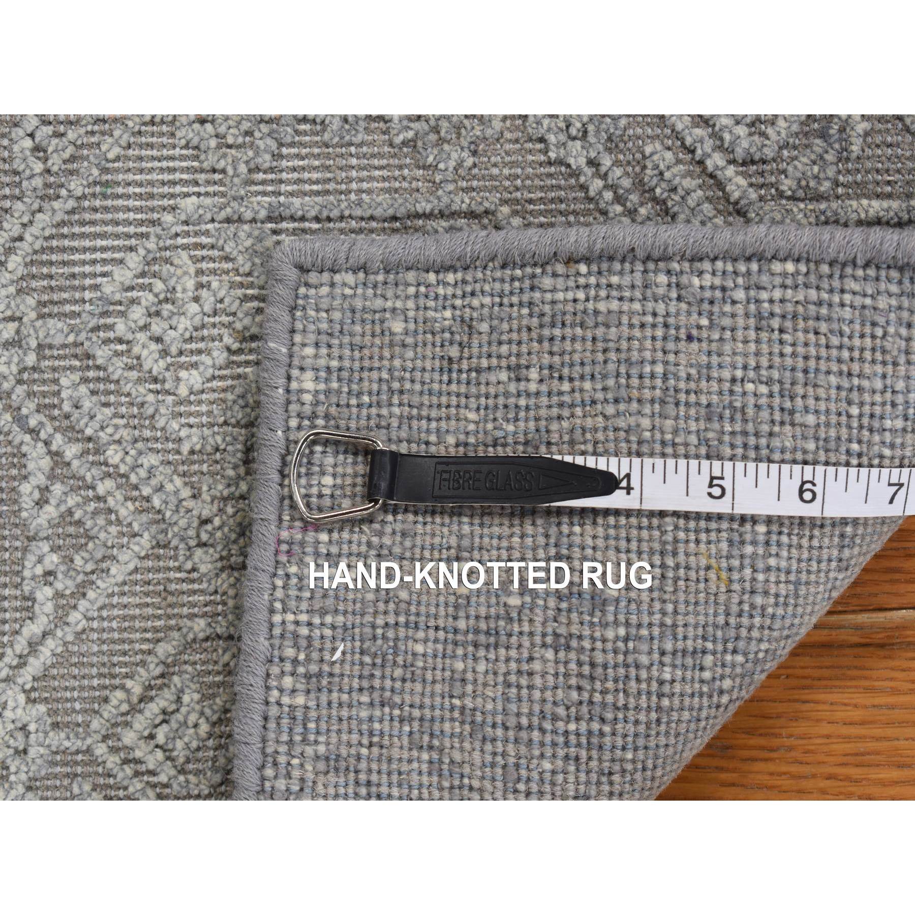 2'x2' Spanish Gray, Silk with Textured Wool, Sample Strike Off, Tone on Tone Jewelry Design, Hand Knotted, Square, Oriental Rug Sh78021