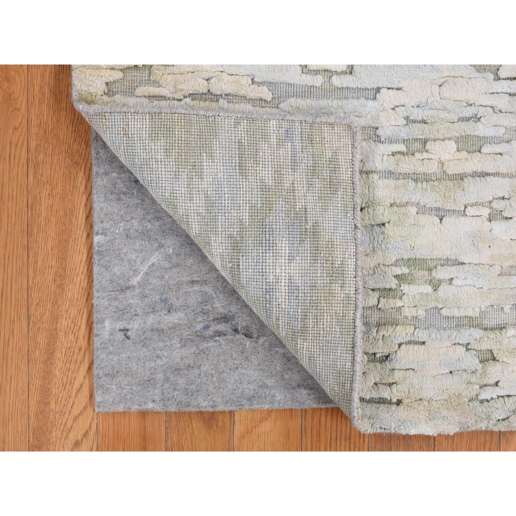 2'x2' Shades of Beige, Sample Fragment, Modern, Luxurious Plush, Pure Silk with Textured Wool, Hand Knotted, Square, Oriental Rug Sh78022