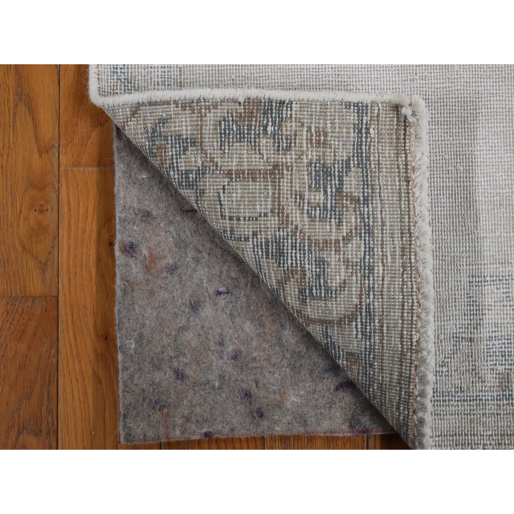 1'7"x3'7" Parchment White, Vintage Persian Kerman, Worn Down, Faded Medallion Design, Hand Knotted, Pure Wool, Mat Oriental Rug Sh78138