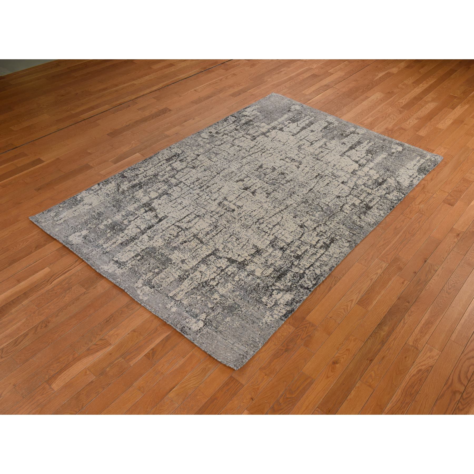 6'x9' Oyster Gray, Fossil Design, Soft to the Touch, 100% Wool, Hand Knotted, Modern, Oriental Rug Sh78390