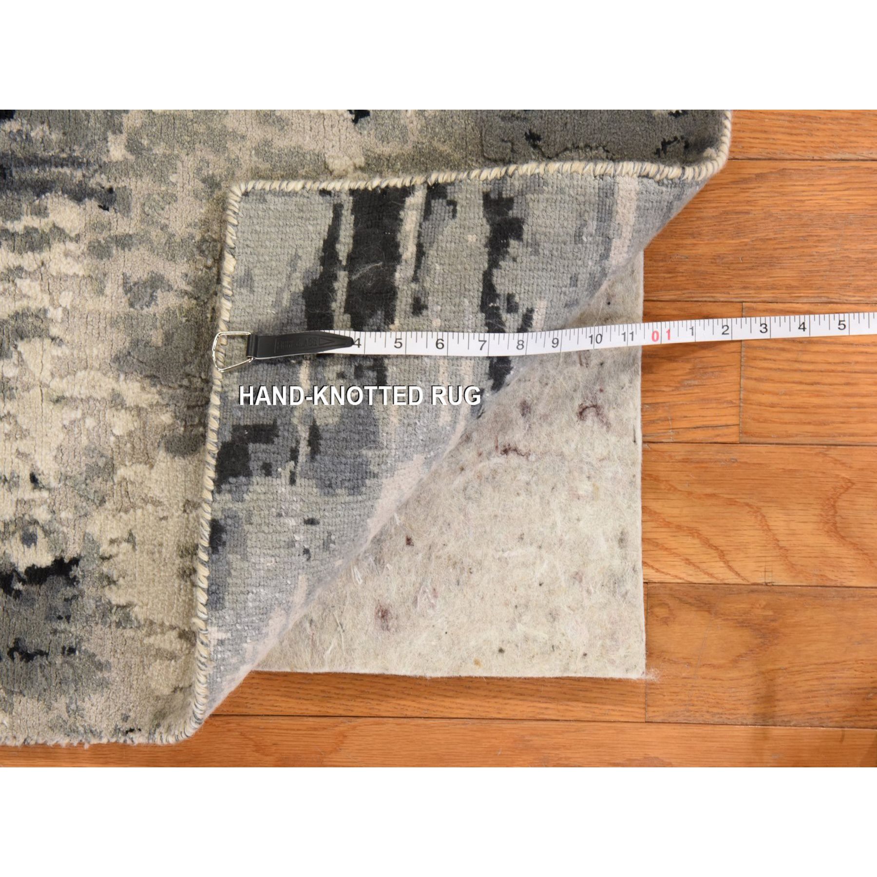 2'x3' Black with Touches of Ivory, Hand Knotted, Abstract Design, Wool and Silk, Oriental, Mat, Sample, Rug Sh78402