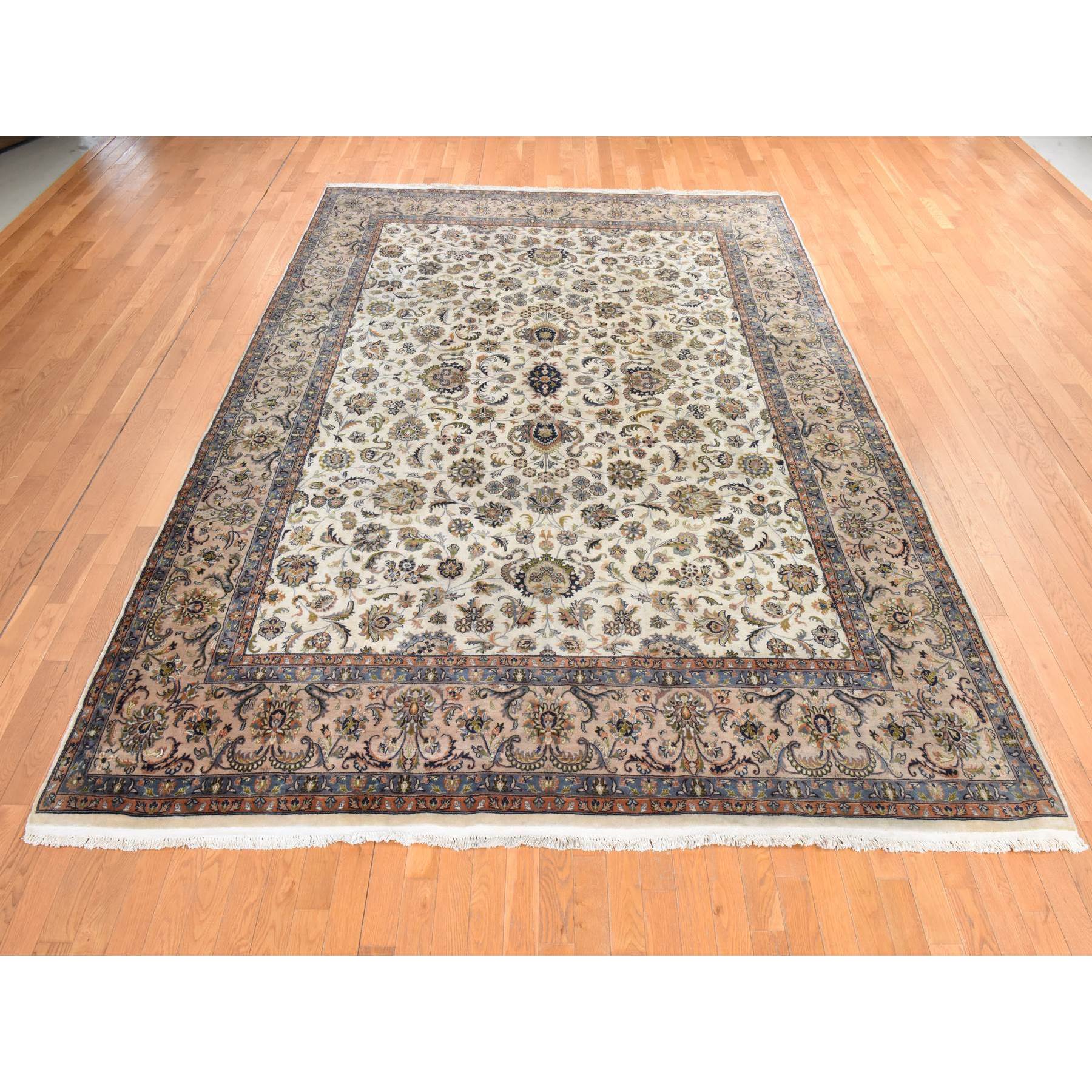 9'x13' Swan White, Vintage Indo Persian Kashan, Hand Spun New Zealand Wool with 300 KPSI, Clean, Soft, Full Pile, Hand Knotted, Oriental Rug Sh78420