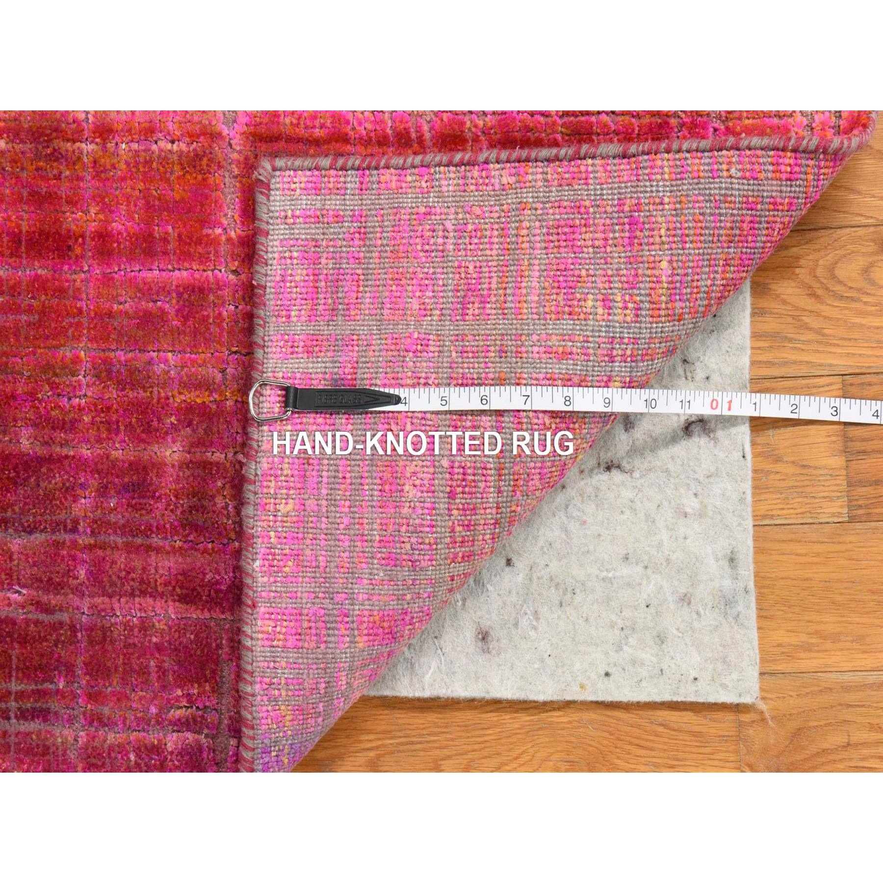 1'6"x2' Jazzy Red, Pure Sari Silk, Sample, Strike Off, Hand Knotted, Oriental Rug Sh78442