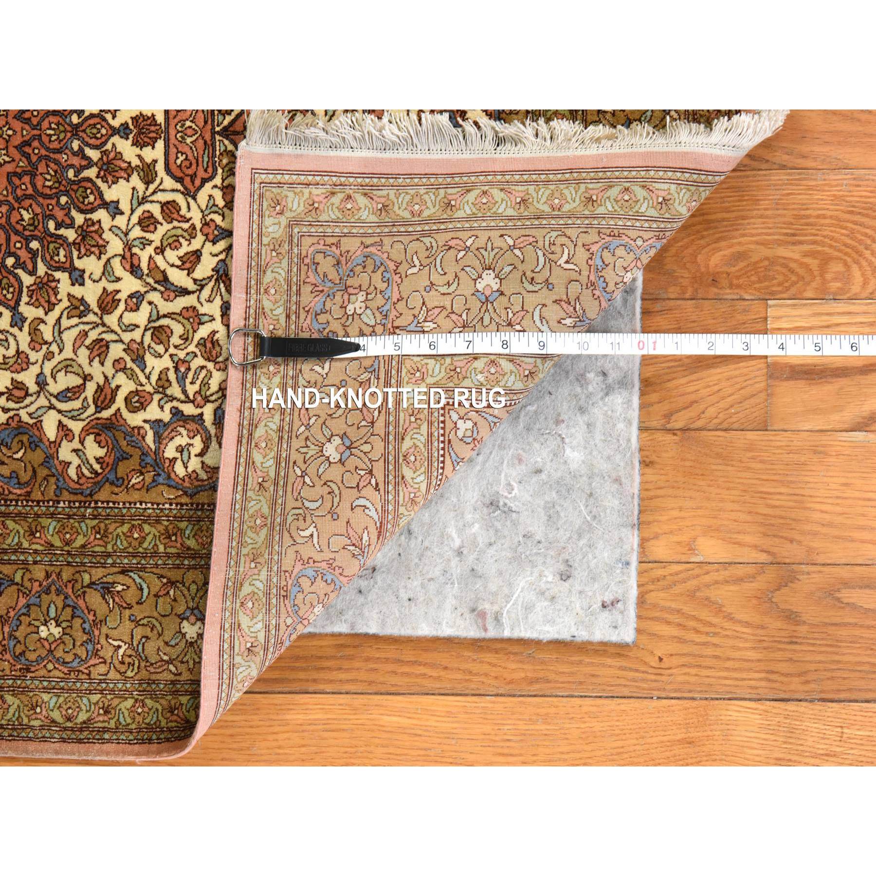 2'7"x3'10" Alabaster White, Persian Qum, 400 KPSI, Super Fine 100% Silk, Hand Knotted, Mat, Small, Oriental Rug Sh78469