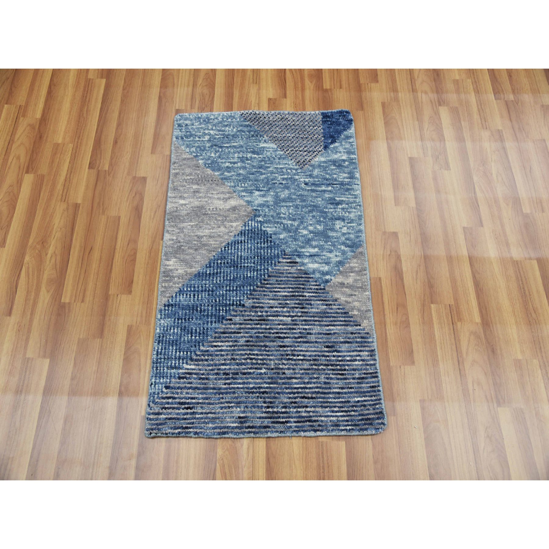 2'x3' Beau Blue, Geometric Art Deco Collection Soft to the Touch, Natural Wool Hand Knotted, Mat Oriental Rug Sh79426