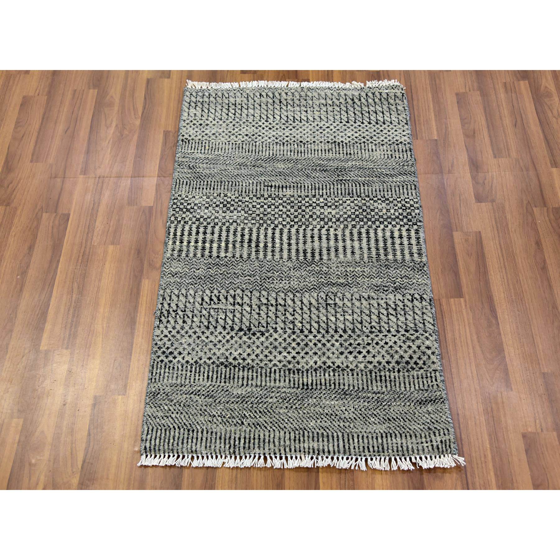 2'x3'2" Gentle Gray, Modern Hand Knotted Grass Design, Tone on Tone, Undyed 100% Wool, Mat Oriental Rug Sh79710