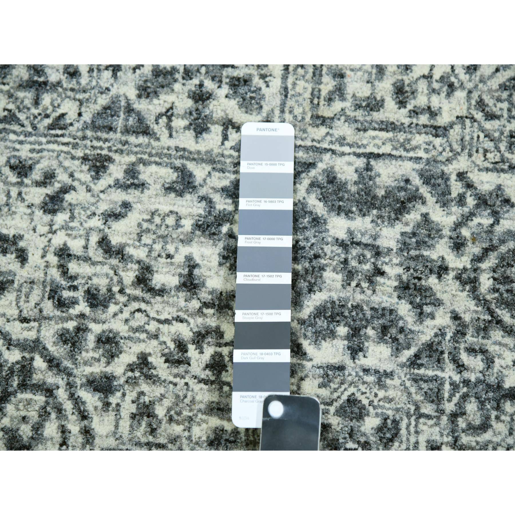 10'x10' Duck White and Rusty Gray, Hand Knotted Undyed Mamluk Dynasty Pattern, Tone on Tone, Shiny Wool, Oriental Square Rug Sh79988