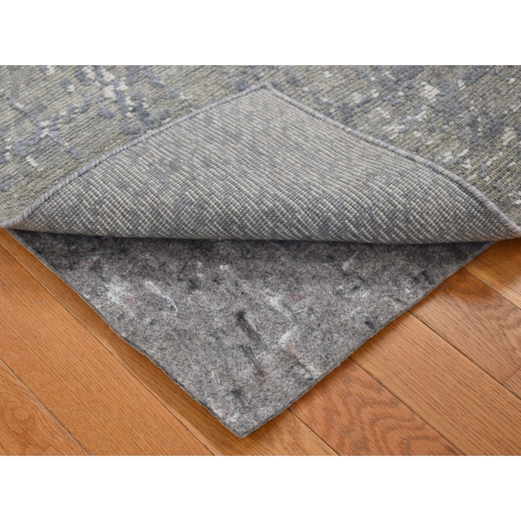 2'1"x3'1" Space Gray with Touches of Ivory, Modern Design Sample Fragment, Textured Wool with Silk Hand Knotted, Mat Oriental Rug Sh80350