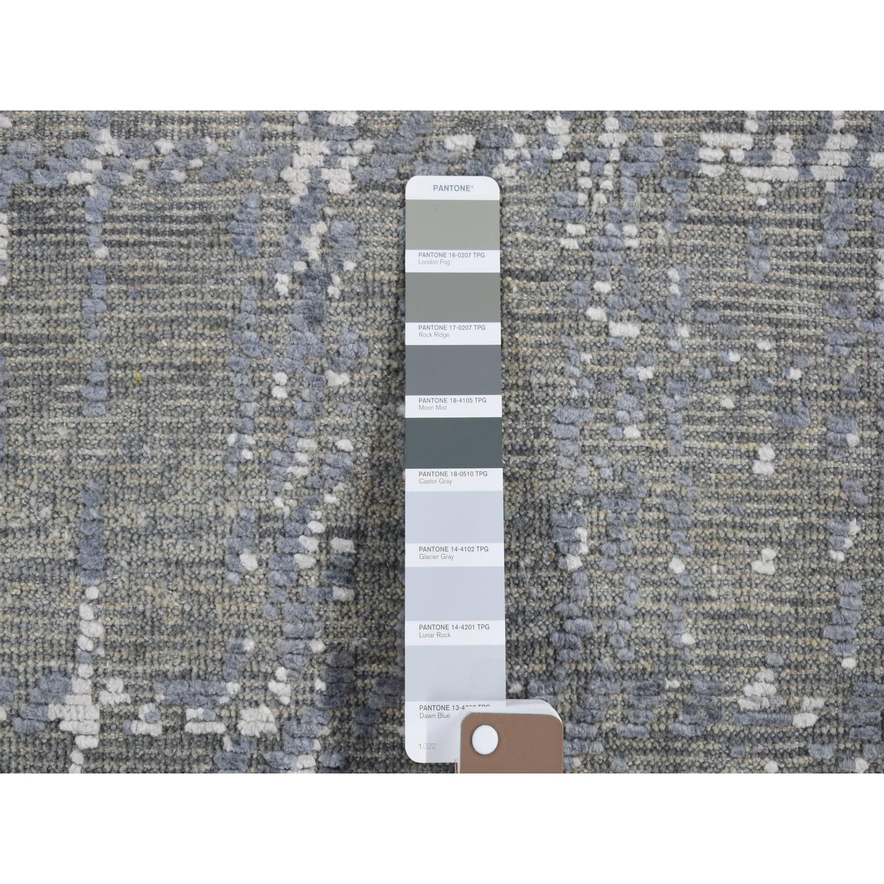 2'1"x3'1" Space Gray with Touches of Ivory, Modern Design Sample Fragment, Textured Wool with Silk Hand Knotted, Mat Oriental Rug Sh80350