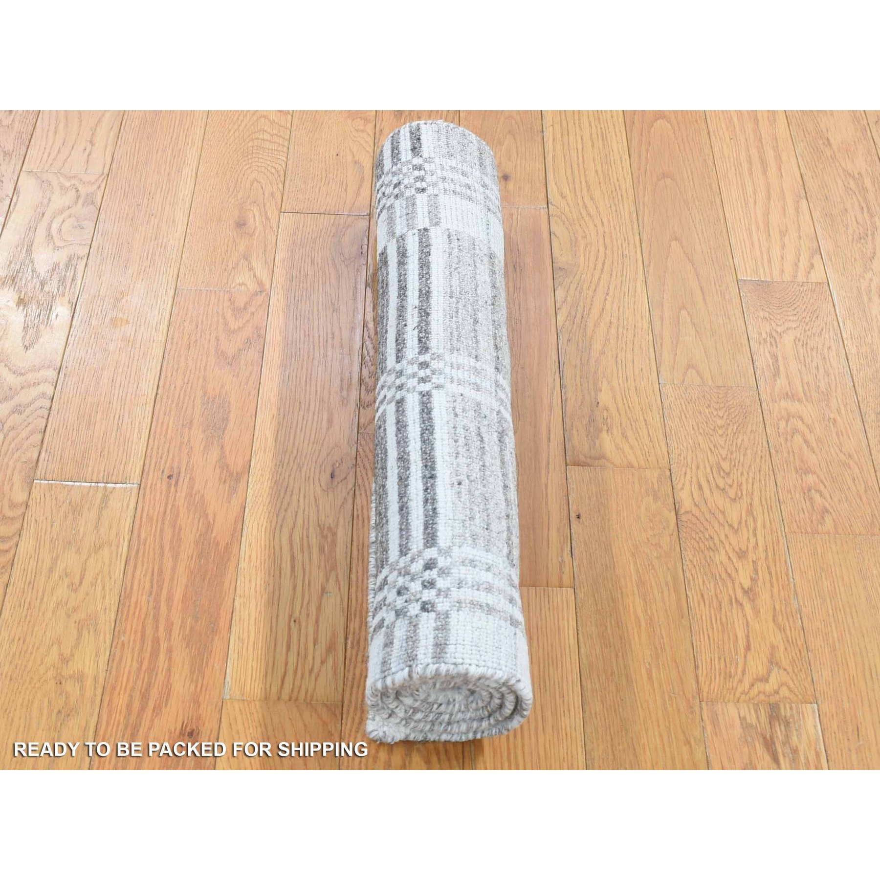 2'x3' Ivory-Gray, Hand Loomed, Modern, Plaid Design, 100% Wool, Mat Oriental Rug Sh80371