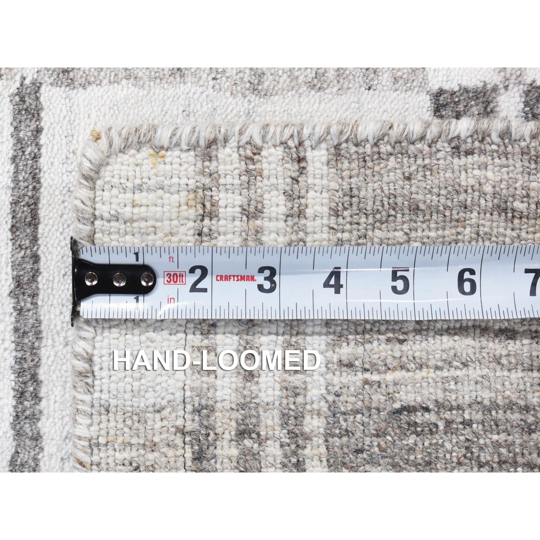 2'x3' Ivory-Gray, Hand Loomed, Modern, Plaid Design, 100% Wool, Mat Oriental Rug Sh80371
