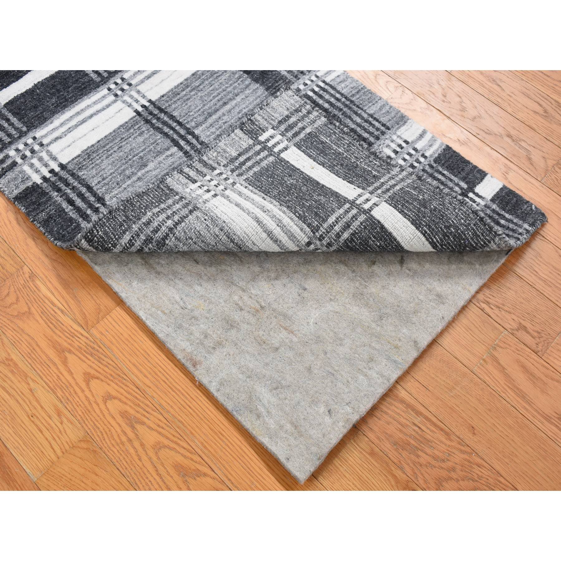 1'10"x2'10" Charcoal Gray, Modern Plaid Design, Hand Loomed, 100% Wool, Mat Oriental Rug Sh80372