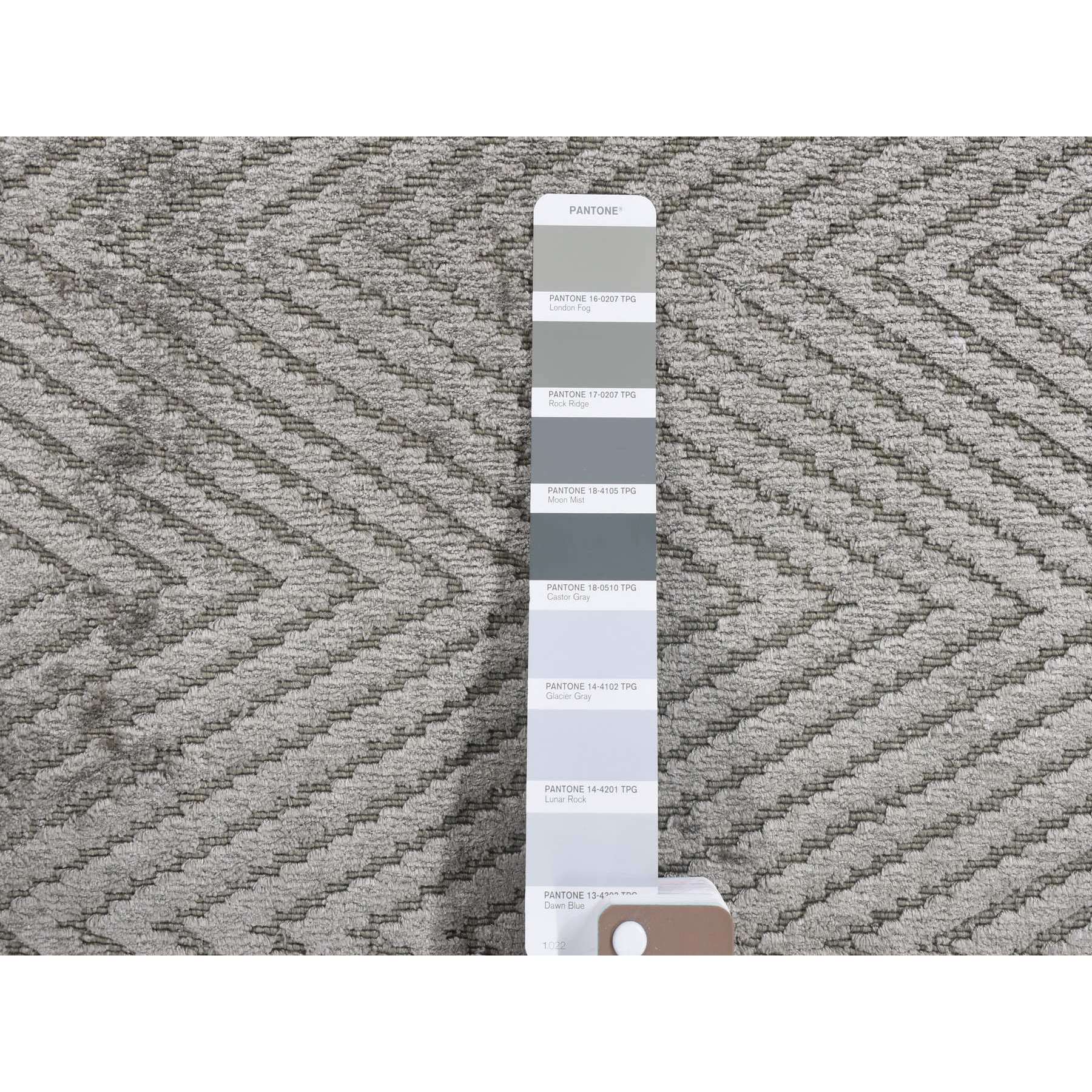 2'x3'1" Beige, Hand Loomed, Modern Chevron Design, Plant Based Silk, Mat Oriental Rug Sh80373