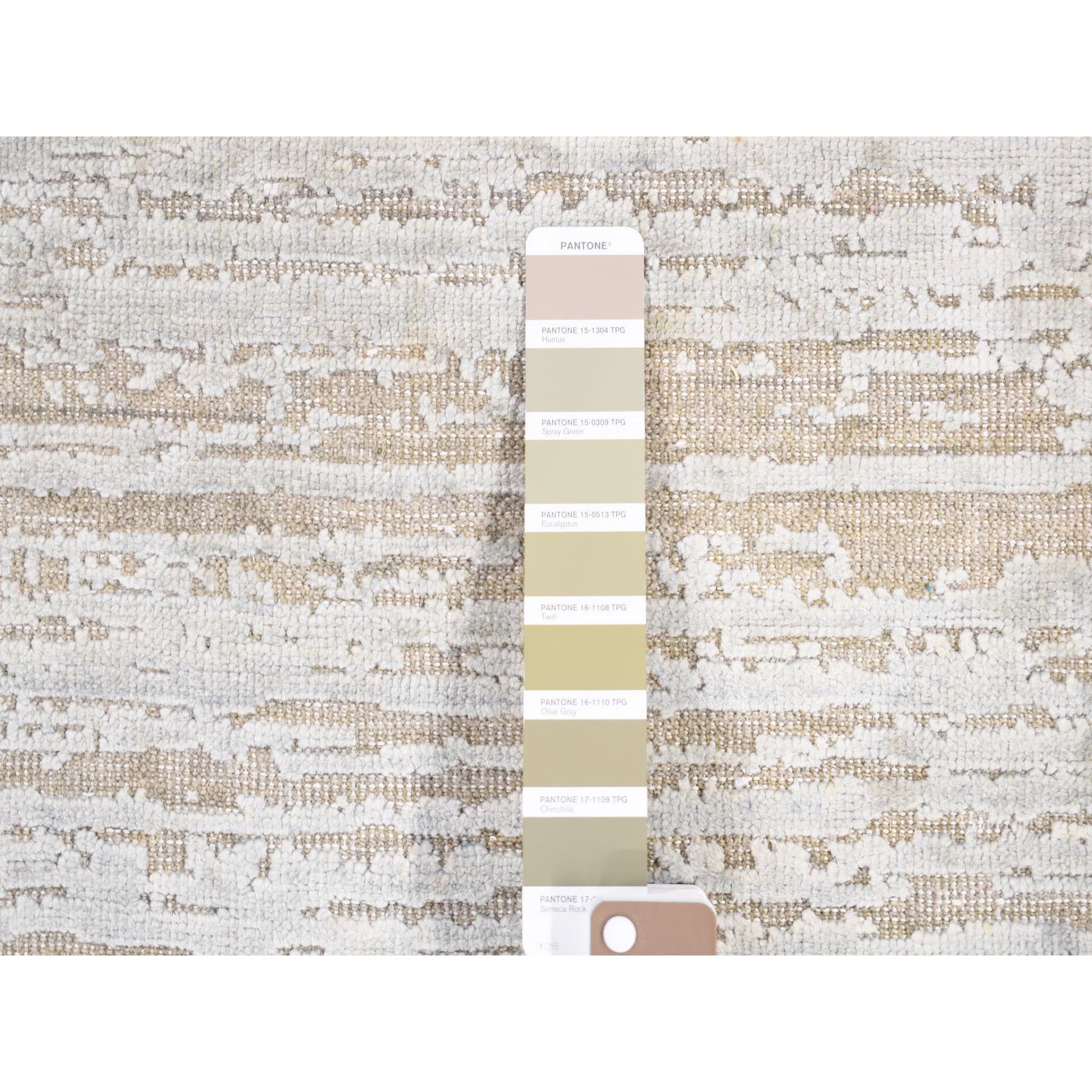 2'x3' Light Beige, Silk with Textured Wool, Modern Design, Hand Knotted, Mat, Oriental Rug Sh80415