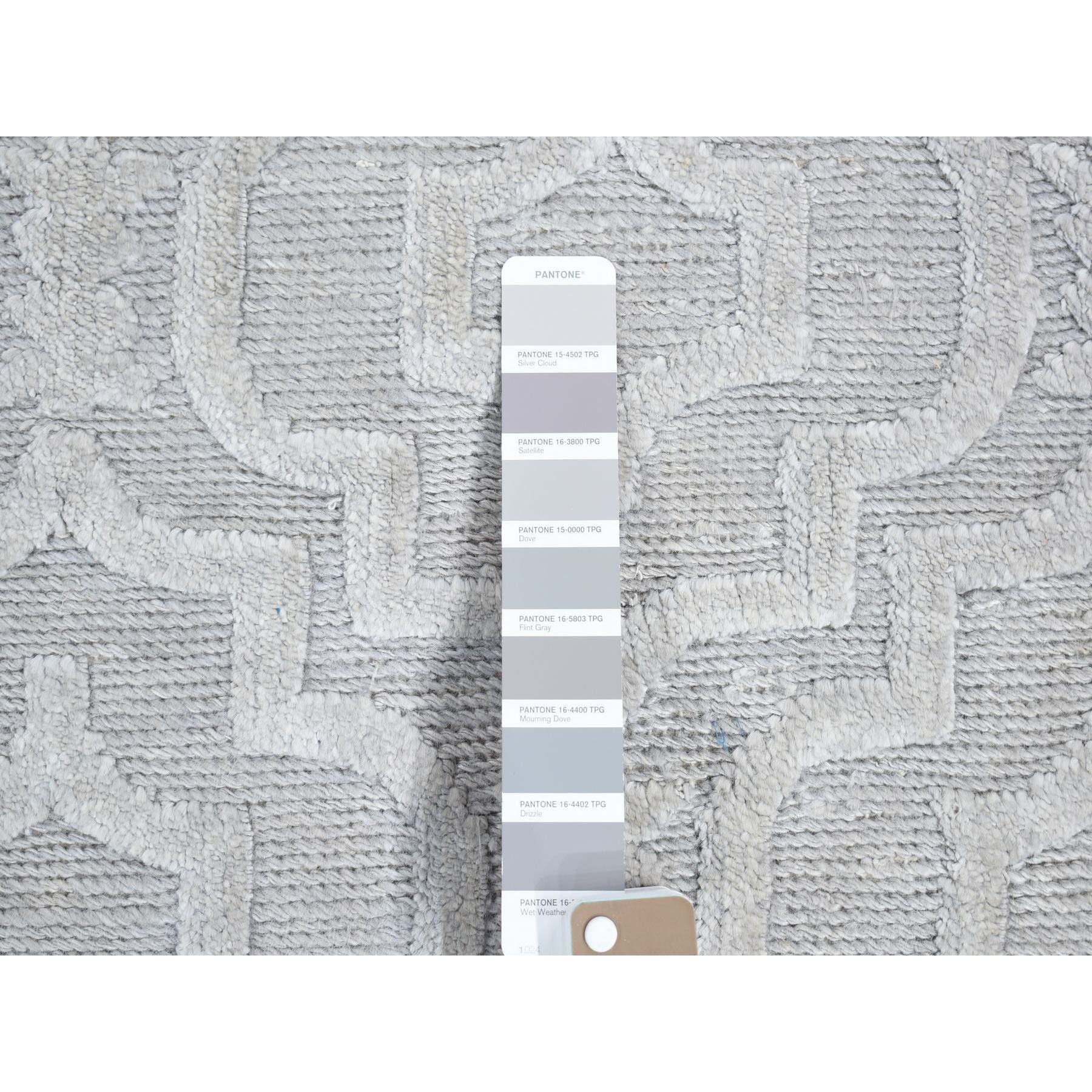 2'x2'10" Gray, Modern Design, Silk with Textured Wool, Hand Knotted, Mat, Oriental Rug Sh80423