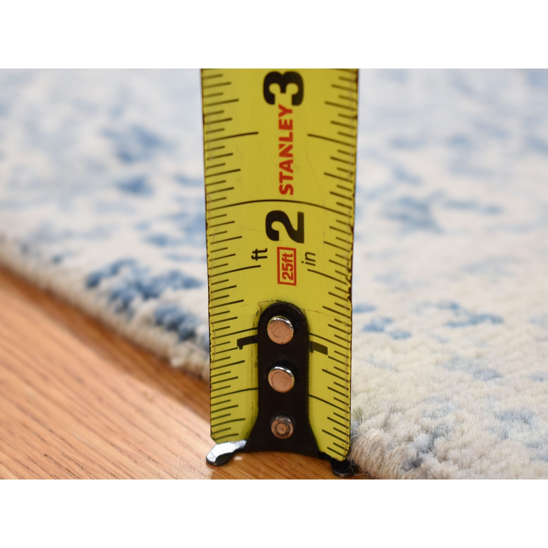2'x3'2" Light Gray with Touches of Blue, Modern Design, 100% Wool, Hand Knotted, Mat Oriental Rug Sh80428