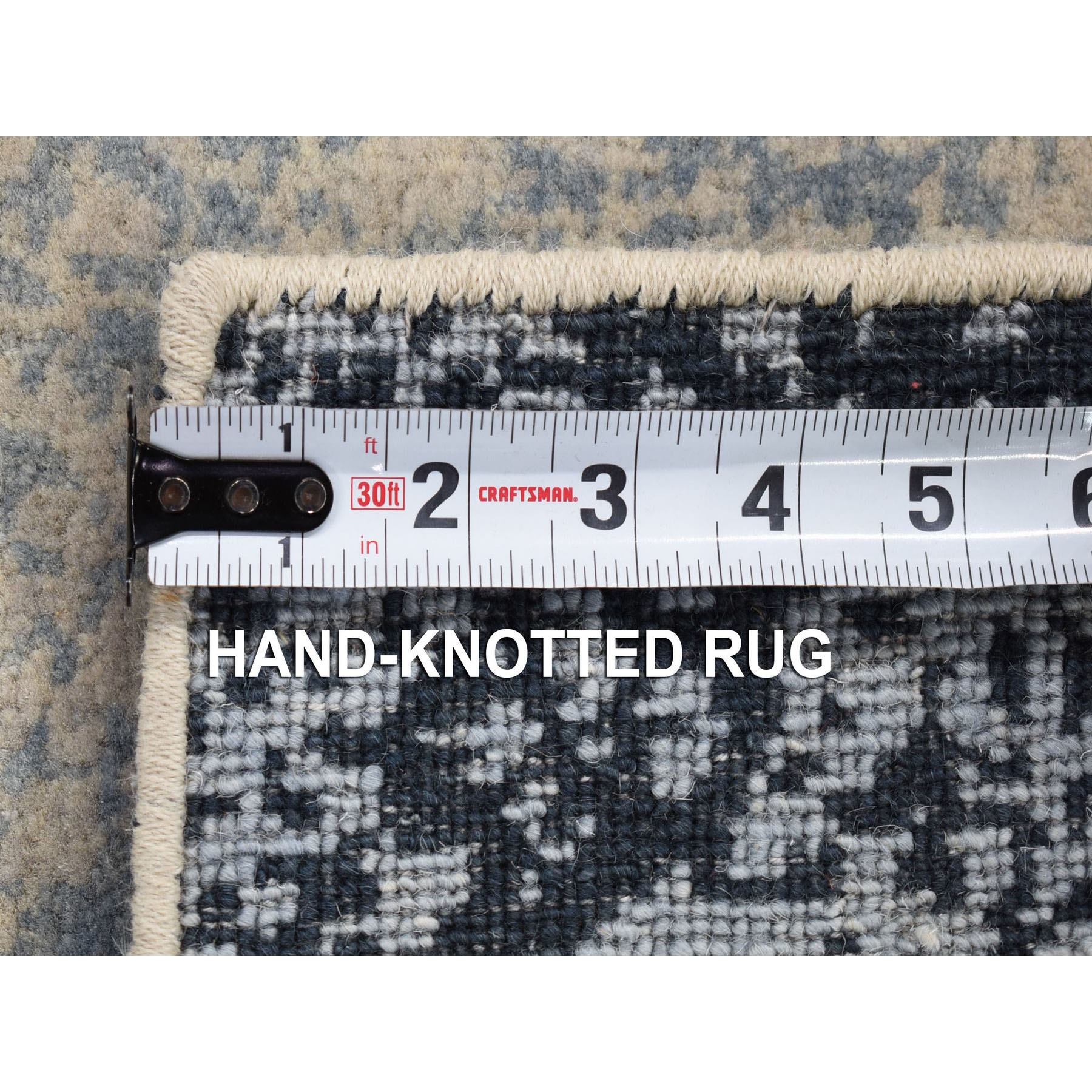 2'x3'2" Light Gray with Touches of Blue, Modern Design, 100% Wool, Hand Knotted, Mat Oriental Rug Sh80428