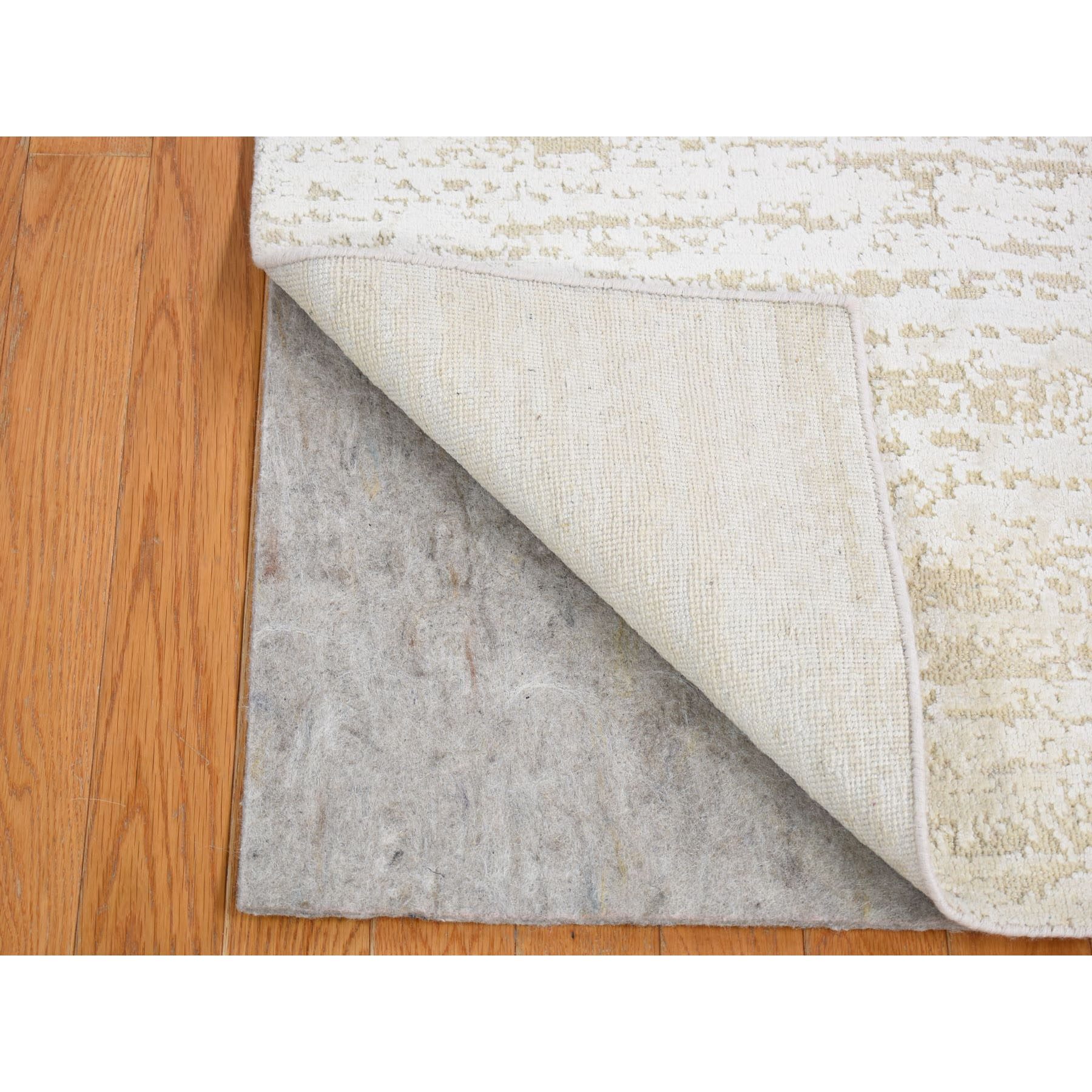 2'x3' Ivory, Modern Design, Pure Silk with Textured Wool, Hand Knotted, Mat Oriental Rug Sh80430