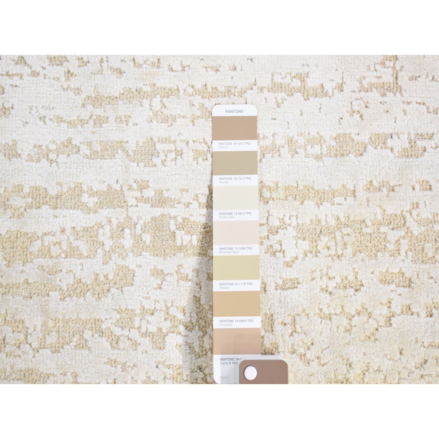 2'x3' Ivory, Modern Design, Pure Silk with Textured Wool, Hand Knotted, Mat Oriental Rug Sh80430