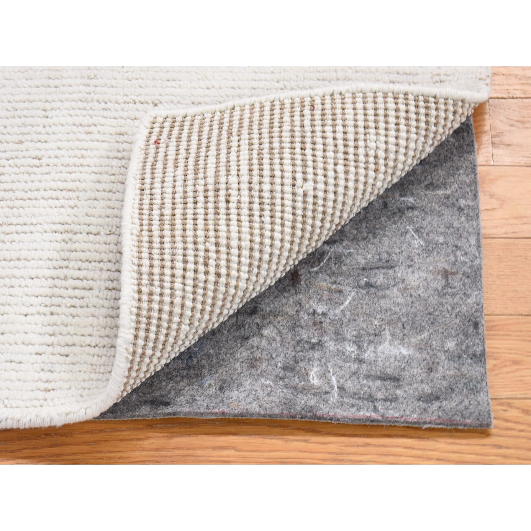 1'5"x2' Plain White Modern Design, Hand Knotted Silk with Textured Wool, Mat Square Oriental Rug Sh80471