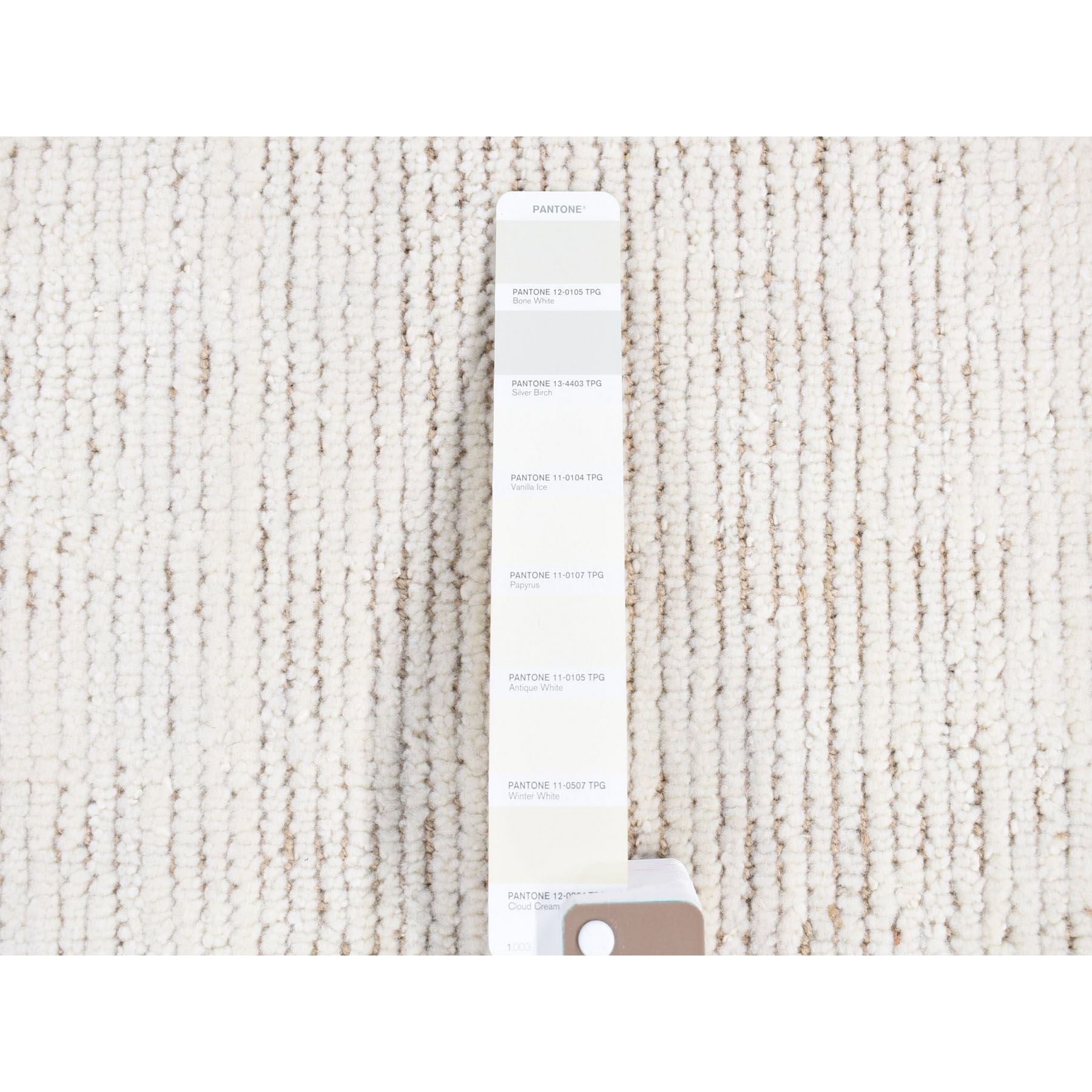 1'5"x2' Plain White Modern Design, Hand Knotted Silk with Textured Wool, Mat Square Oriental Rug Sh80471