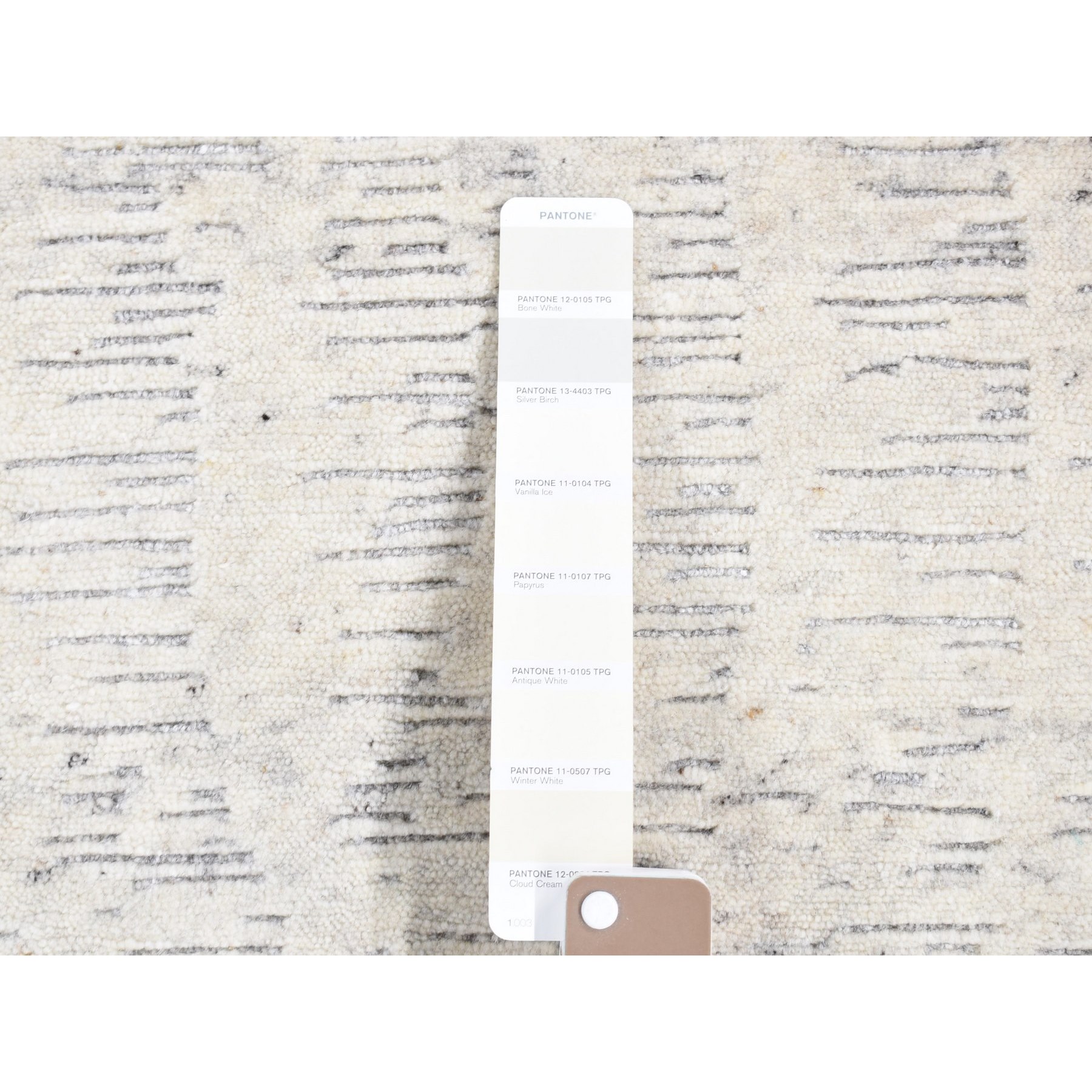2'2"x3' Ivory, Modern with Repetitive Curvilinear Design Undyed Natural Wool, Hand Knotted Tone on Tone, Mat Oriental Rug Sh80603