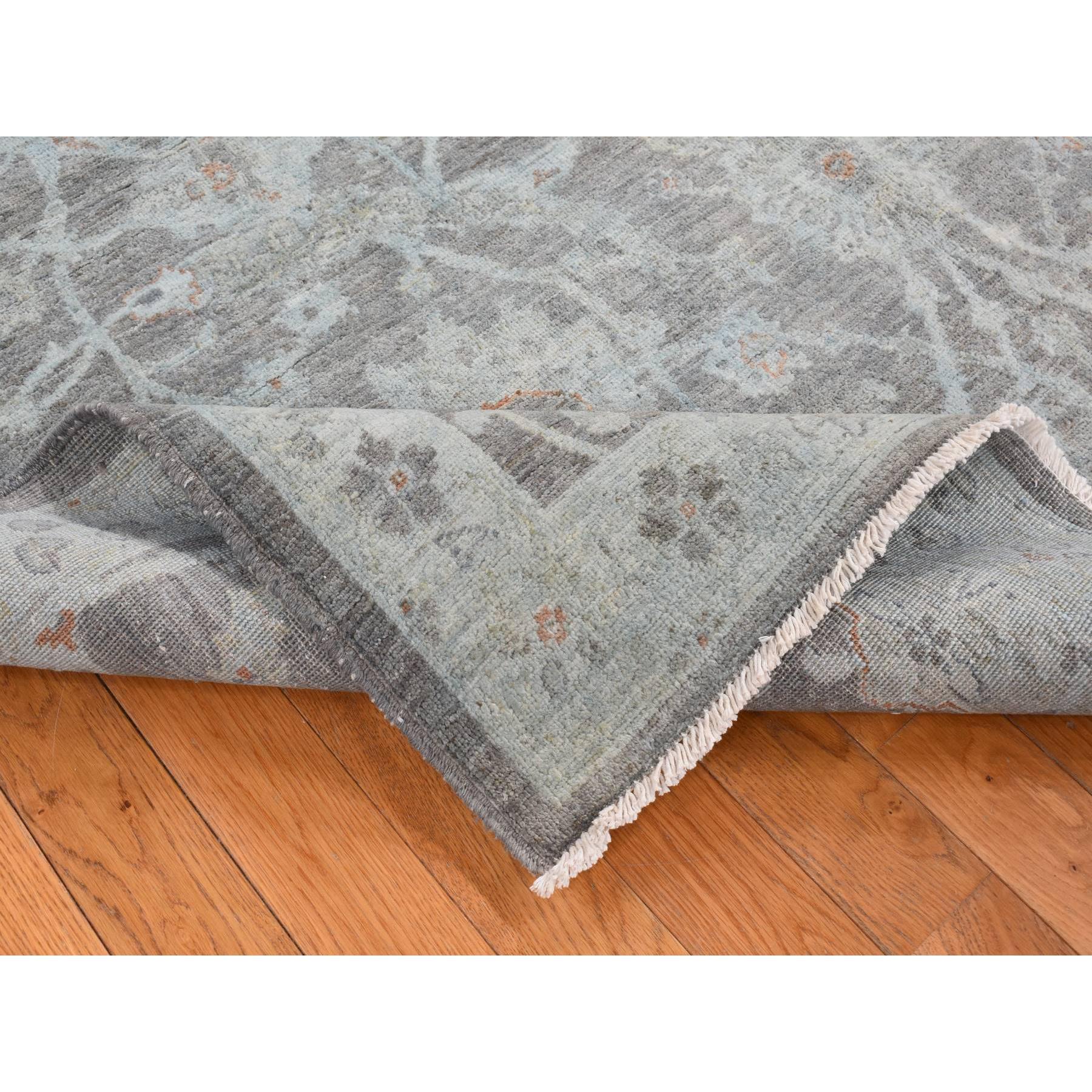  Wool Hand-Knotted Area Rug 5'9