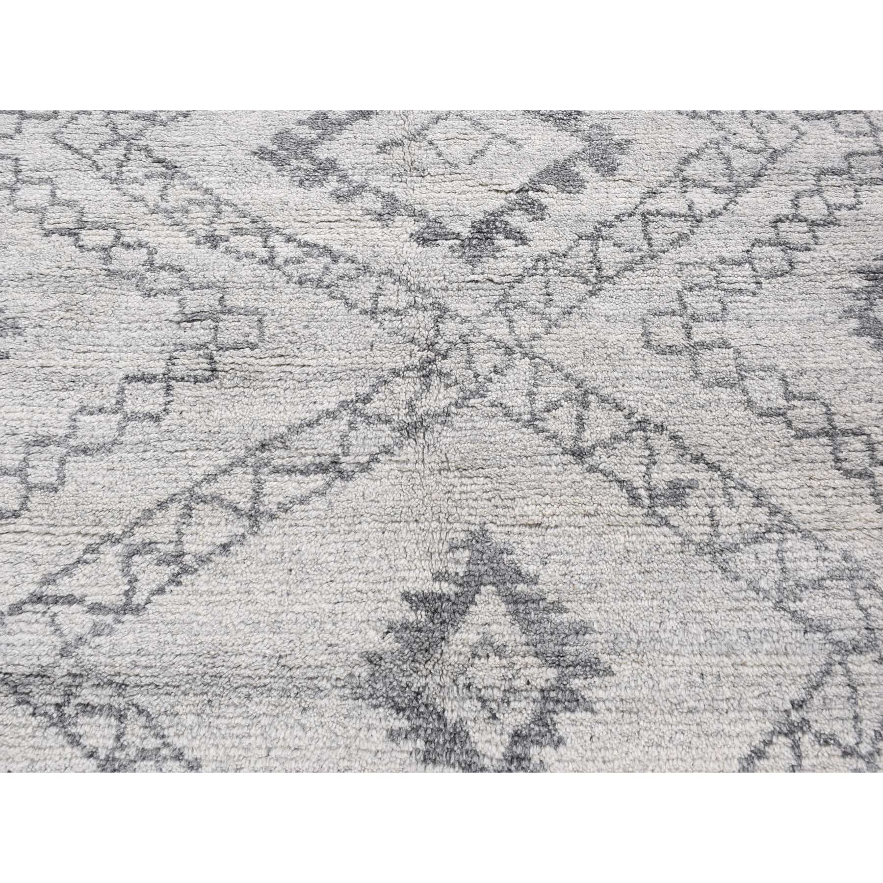 traditional Wool Hand-Knotted Area Rug 5'4