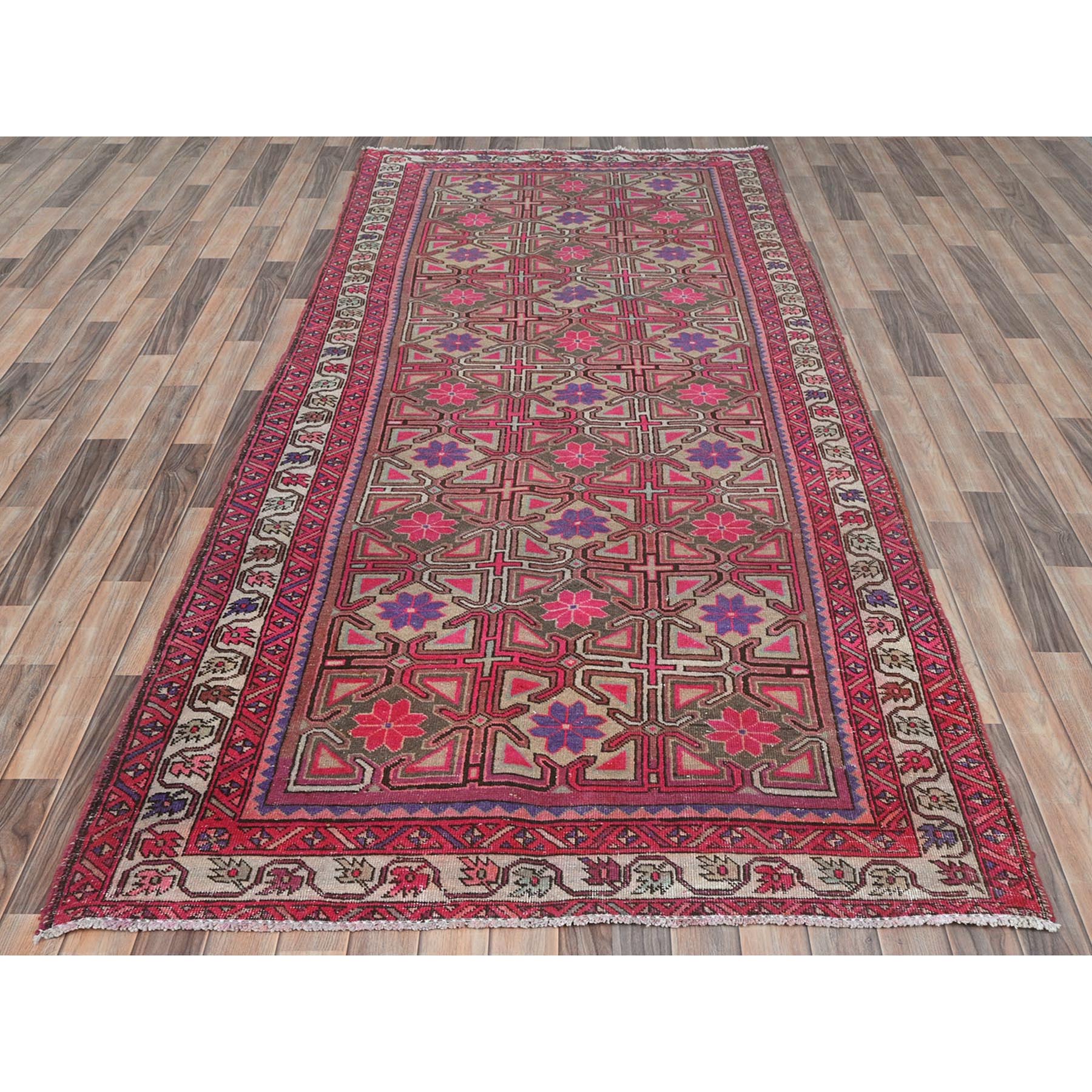  Wool Hand-Knotted Area Rug 4'8