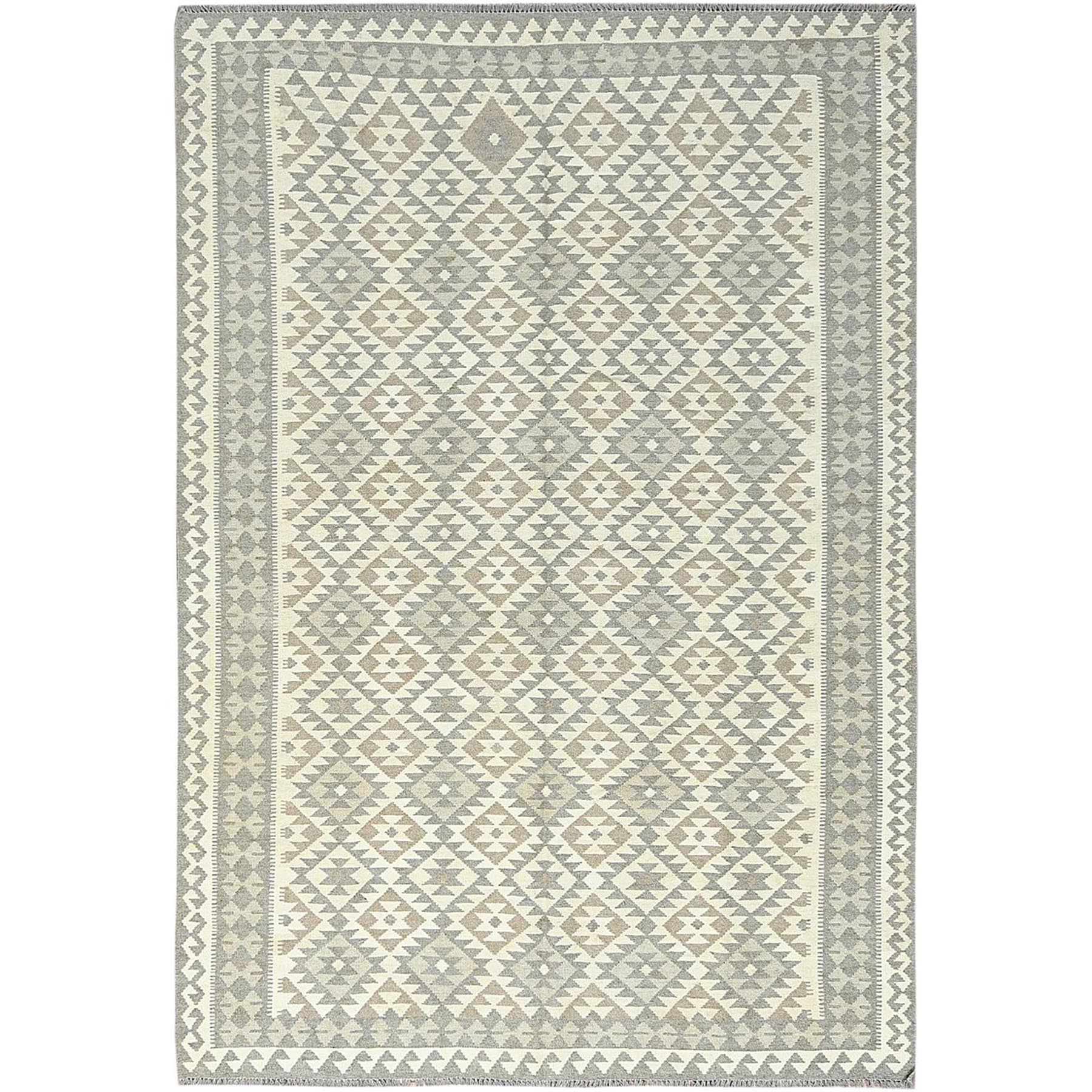 traditional Wool Hand-Woven Area Rug 6'6