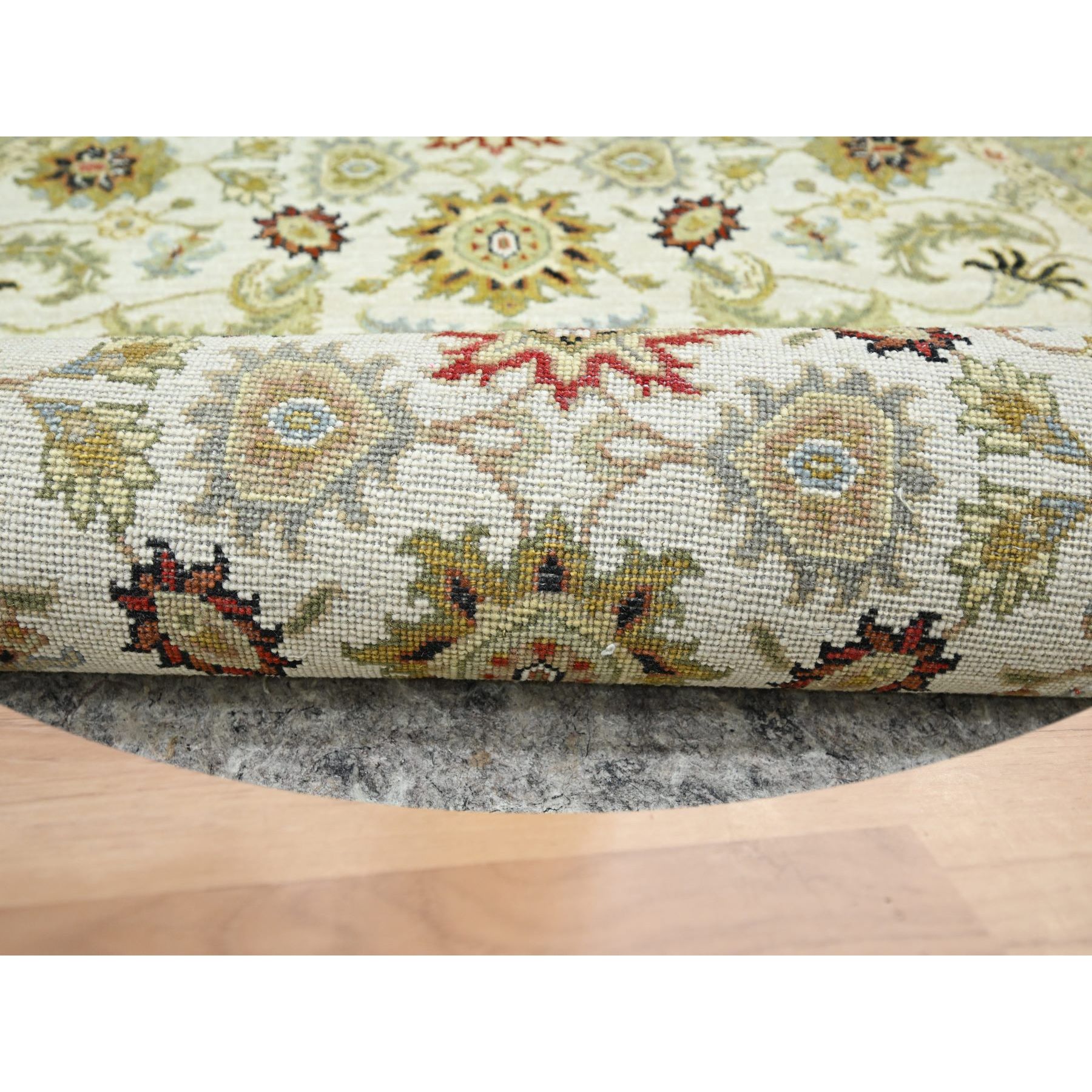 4'2"x4'2" Chiffon White, Agra with Ziegler Design, Pure Wool, Hand Knotted, Natural Dyes, Round, Oriental Rug Sh83211
