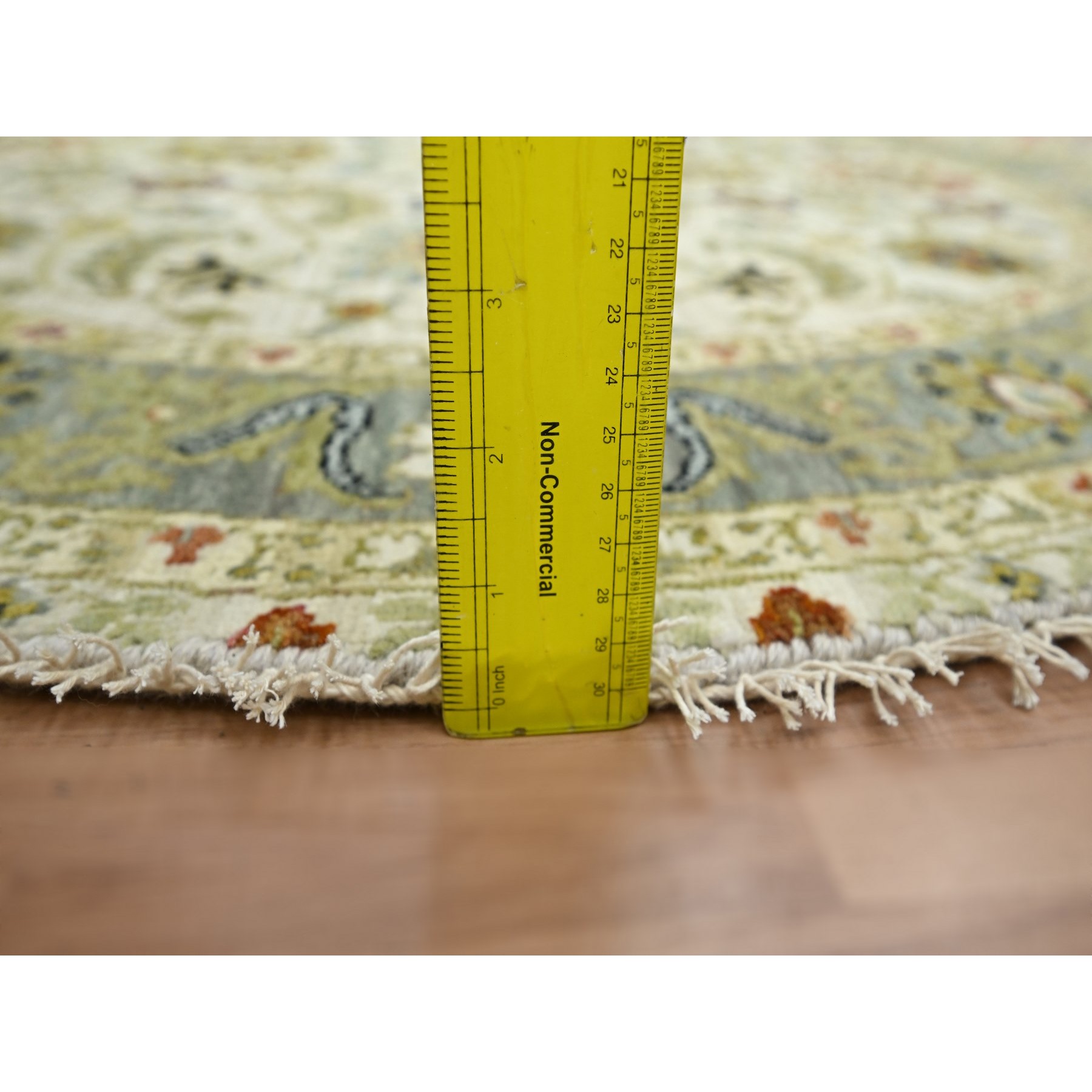 4'2"x4'2" Chiffon White, Agra with Ziegler Design, Pure Wool, Hand Knotted, Natural Dyes, Round, Oriental Rug Sh83211