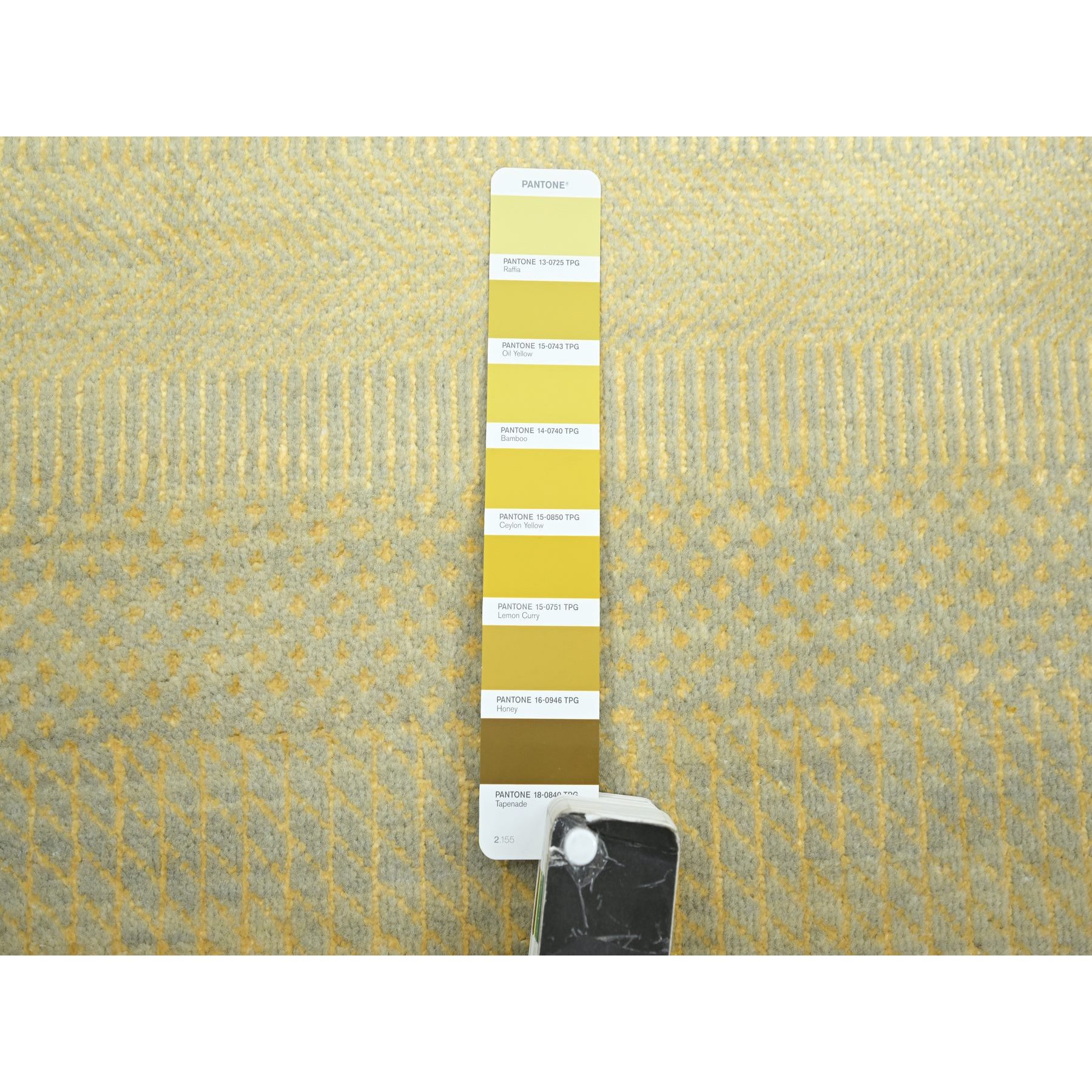 7'10"x7'10" Golden Yellow, Modern Grass Design, Hand Knotted, Wool and Silk, Lush and Plush, Tone on Tone, Denser Weave, Round, Oriental Rug Sh83212