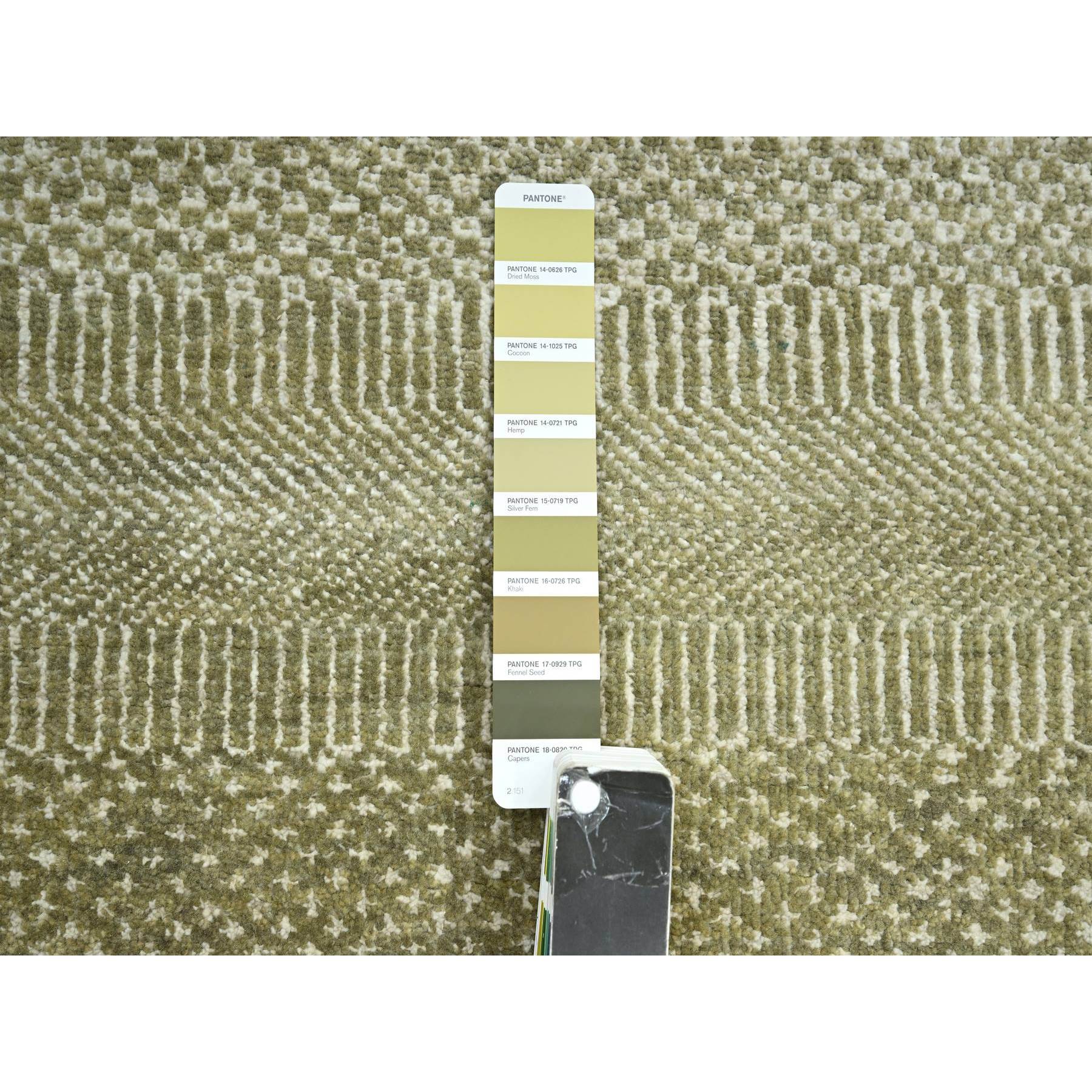 4'9"x6'9" Khaki Brown, Modern Grass Design, Hand Knotted, Wool and Silk, Denser Weave, Lush and Plush, Oriental Rug Sh83216