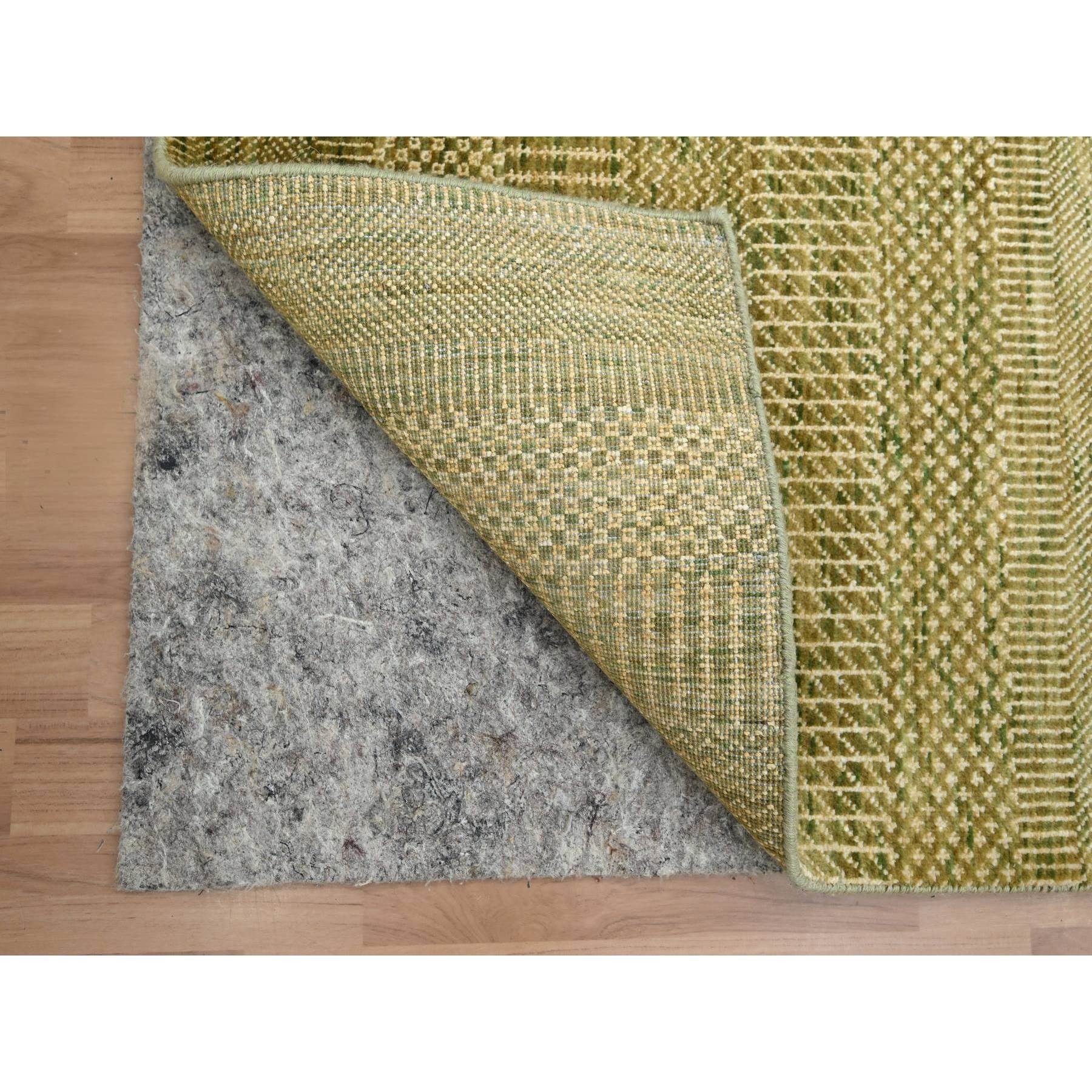 2'8"x8'2" Honey Brown, Wool and Silk, Modern Grass Design, Hand Knotted, Denser Weave, Lush and Plush, Runner, Oriental Rug Sh83231