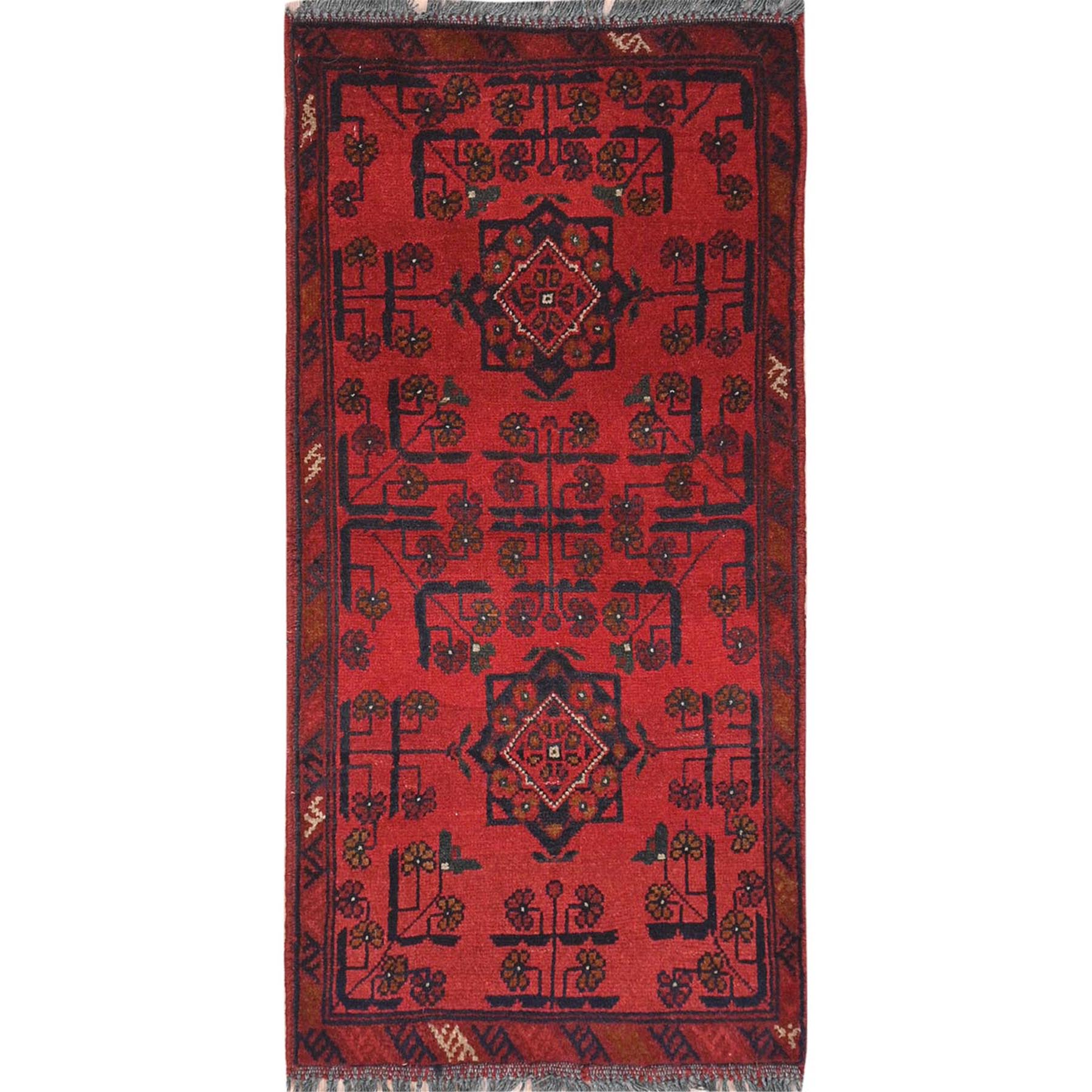 traditional Wool Hand-Knotted Area Rug 1'8
