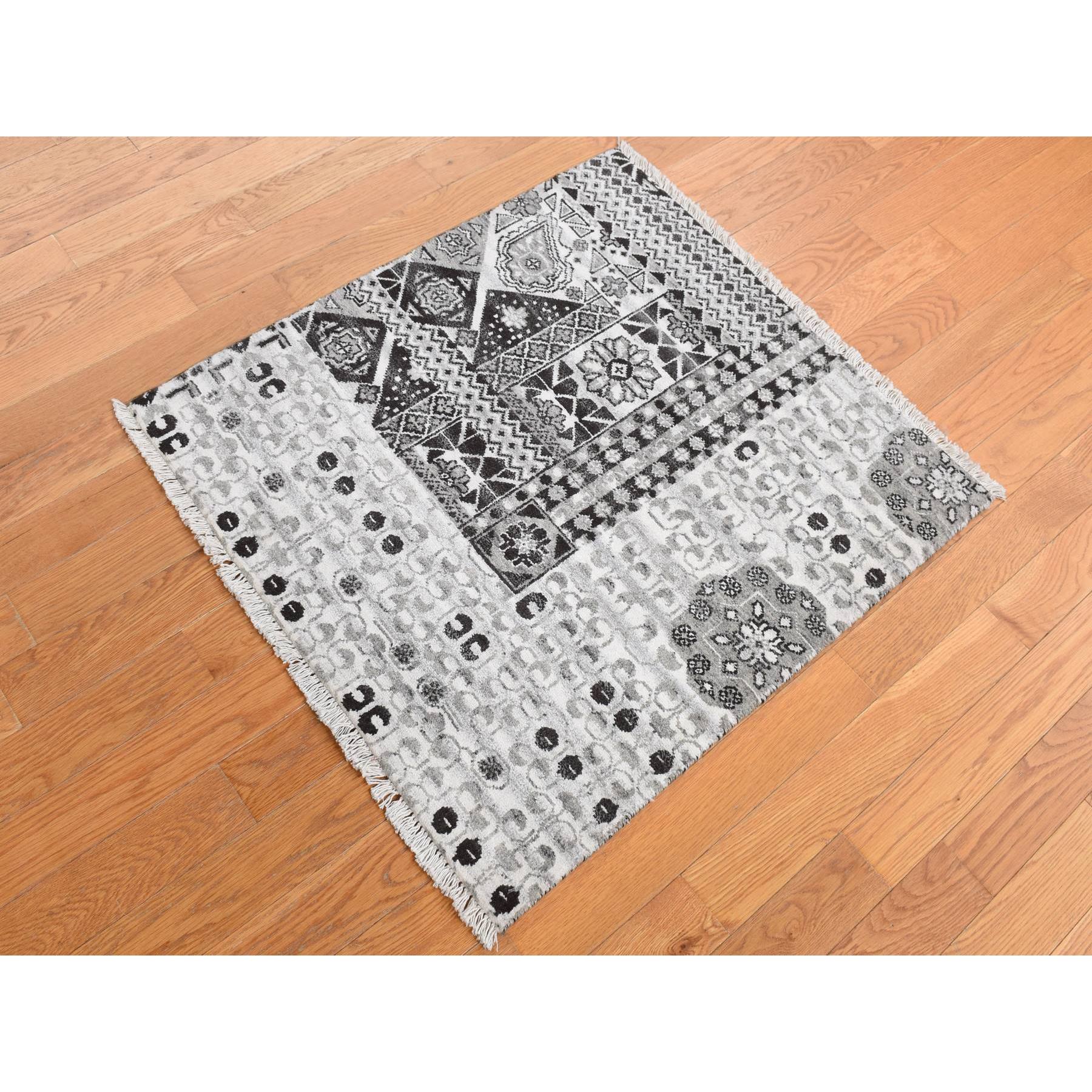 2'8"x3' Cloud Gray, Sampler Mamluk Design, Pure Wool, Hand Knotted Oriental Rug Sh87686