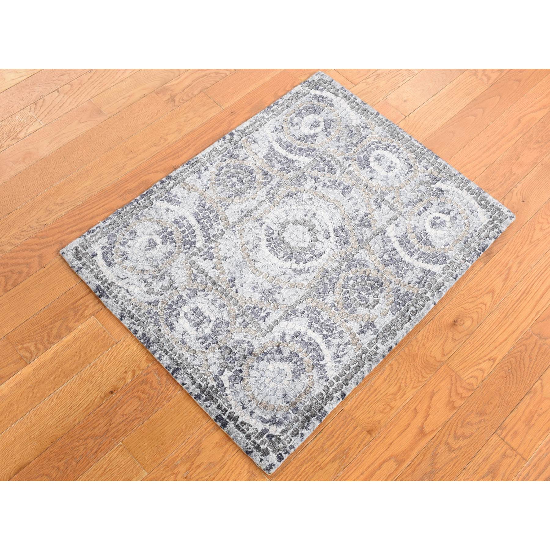 2'2"x2'10" Ash Gray, Silken, Roman Mosaic Design, Hand Knotted, Sample Mat Oriental Rug Sh87778