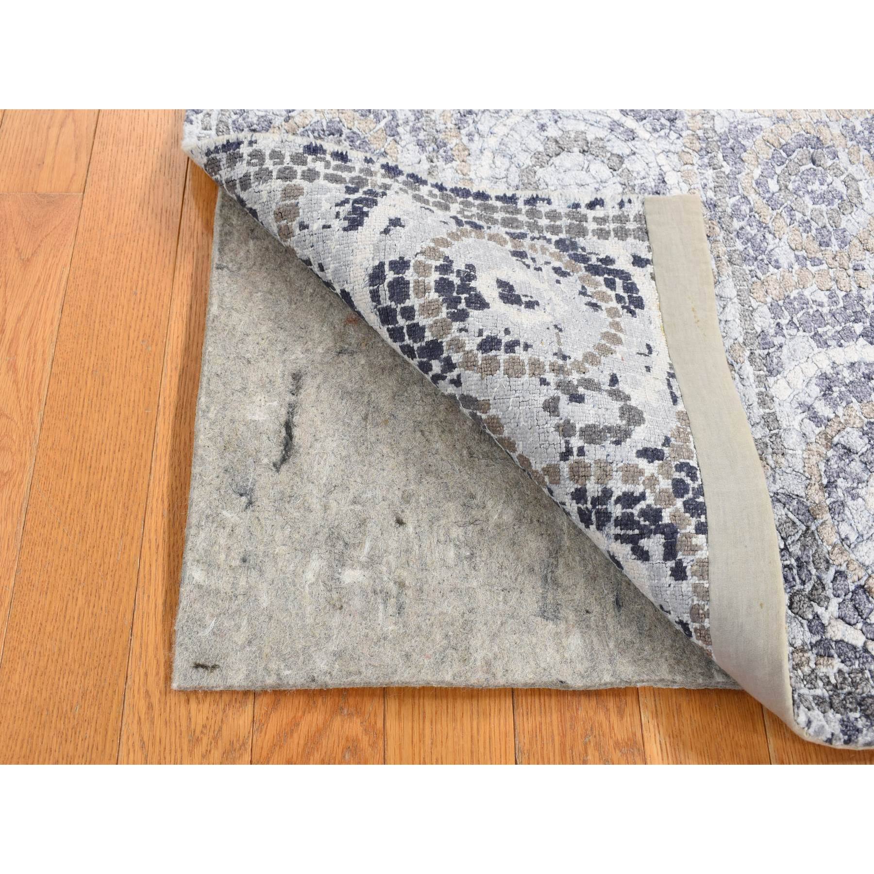 2'2"x2'10" Ash Gray, Silken, Roman Mosaic Design, Hand Knotted, Sample Mat Oriental Rug Sh87778