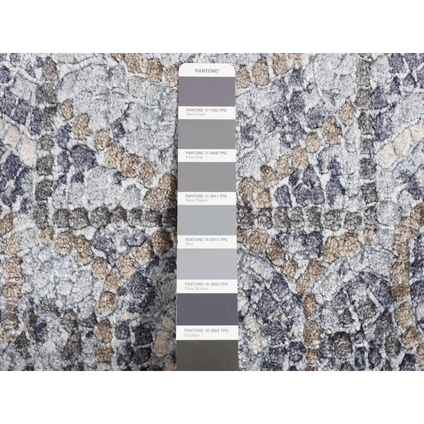 2'2"x2'10" Ash Gray, Silken, Roman Mosaic Design, Hand Knotted, Sample Mat Oriental Rug Sh87778