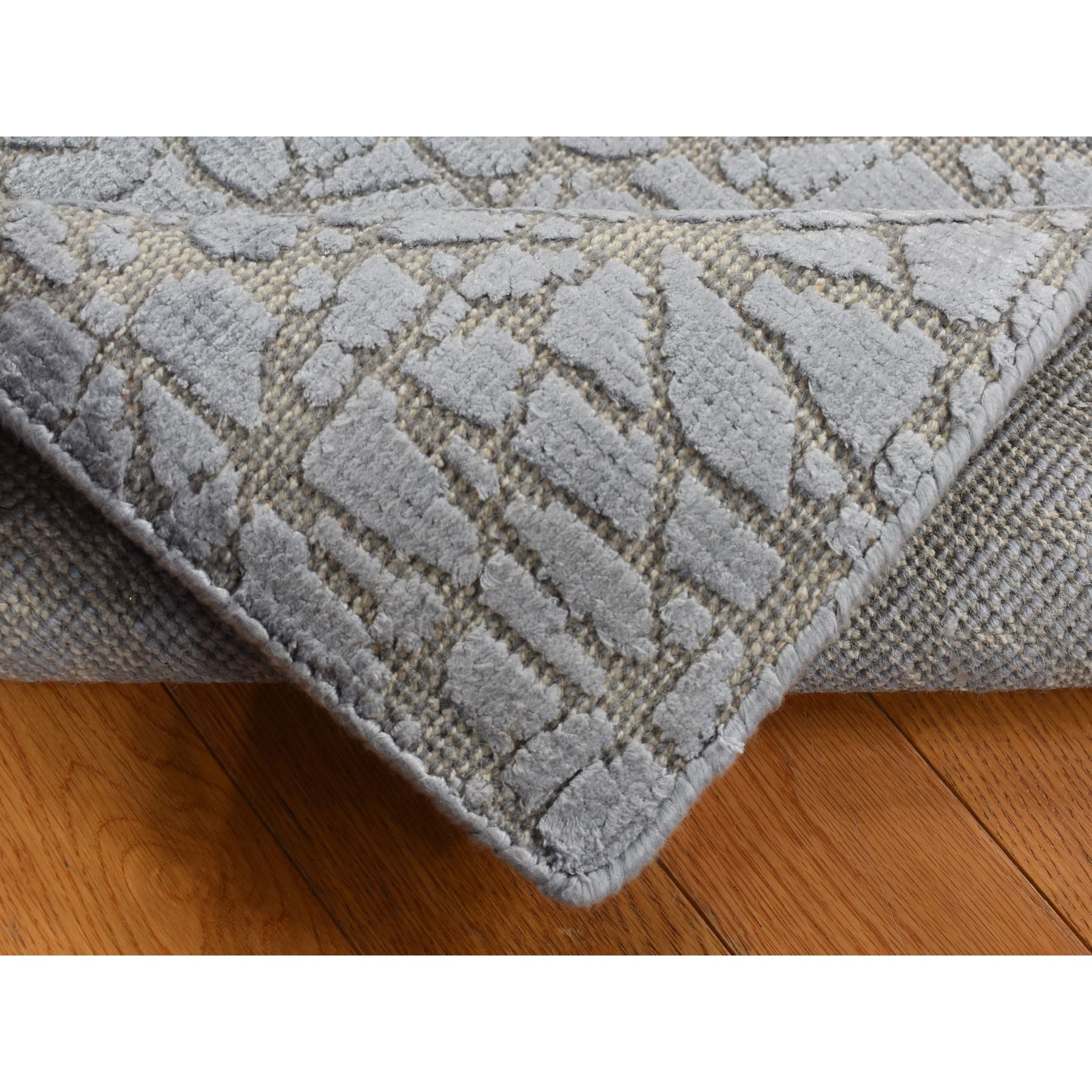 2'x3' Gainsboro Gray, Flat Pile with Raised Silk, Hand Knotted, Tone on Tone Design, Sample Oriental Rug Sh87808