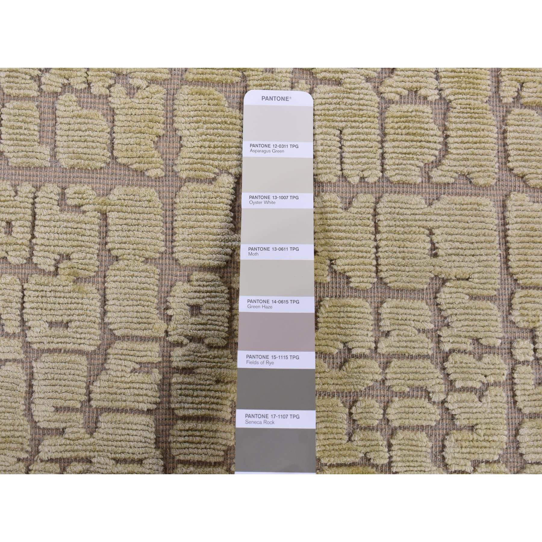2'x3' Vanilla White, Modern Design, Raised Pile, Hand Knotted, 100% Wool, Sample Oriental Rug Sh87829