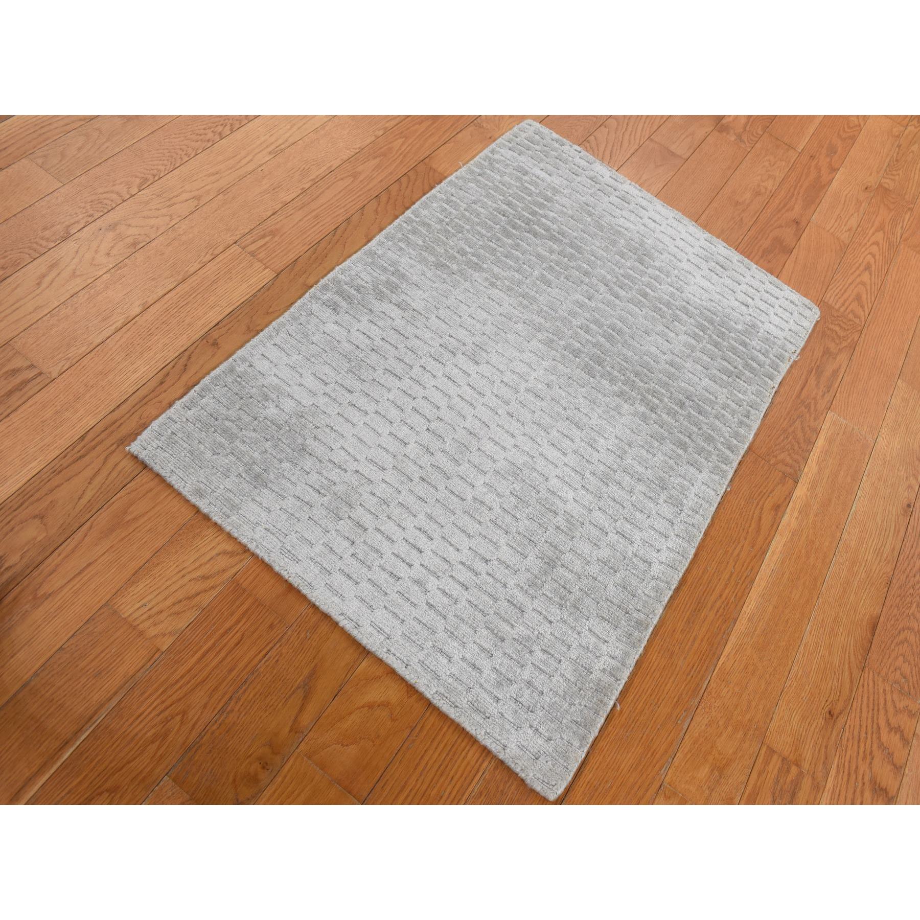 2'x3' Timberwolf Gray, Wool and Silk, Tone on Tone Design, Hand Loomed, Oriental Rug Sh87839