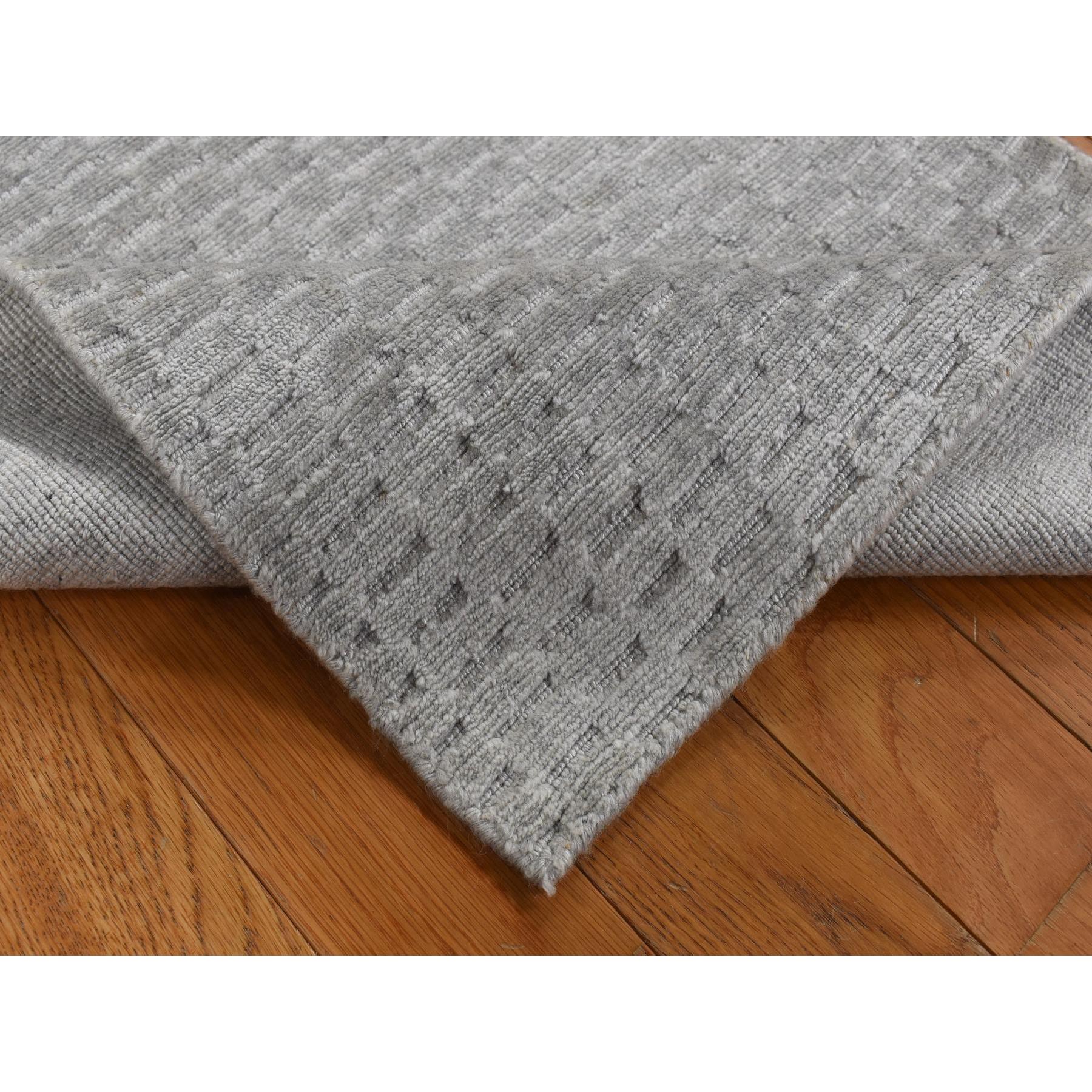 2'x3' Timberwolf Gray, Wool and Silk, Tone on Tone Design, Hand Loomed, Oriental Rug Sh87839