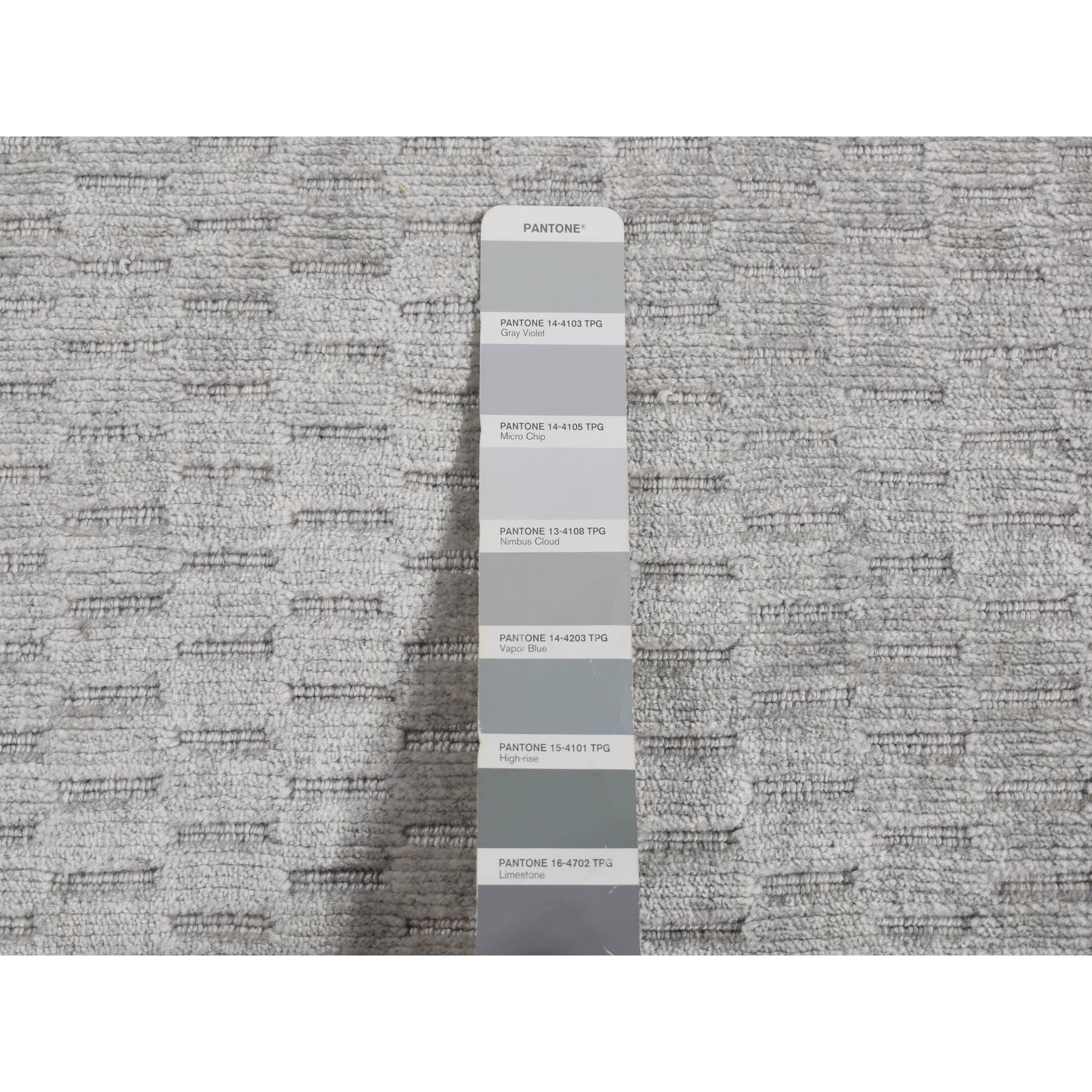 2'x3' Timberwolf Gray, Wool and Silk, Tone on Tone Design, Hand Loomed, Oriental Rug Sh87839