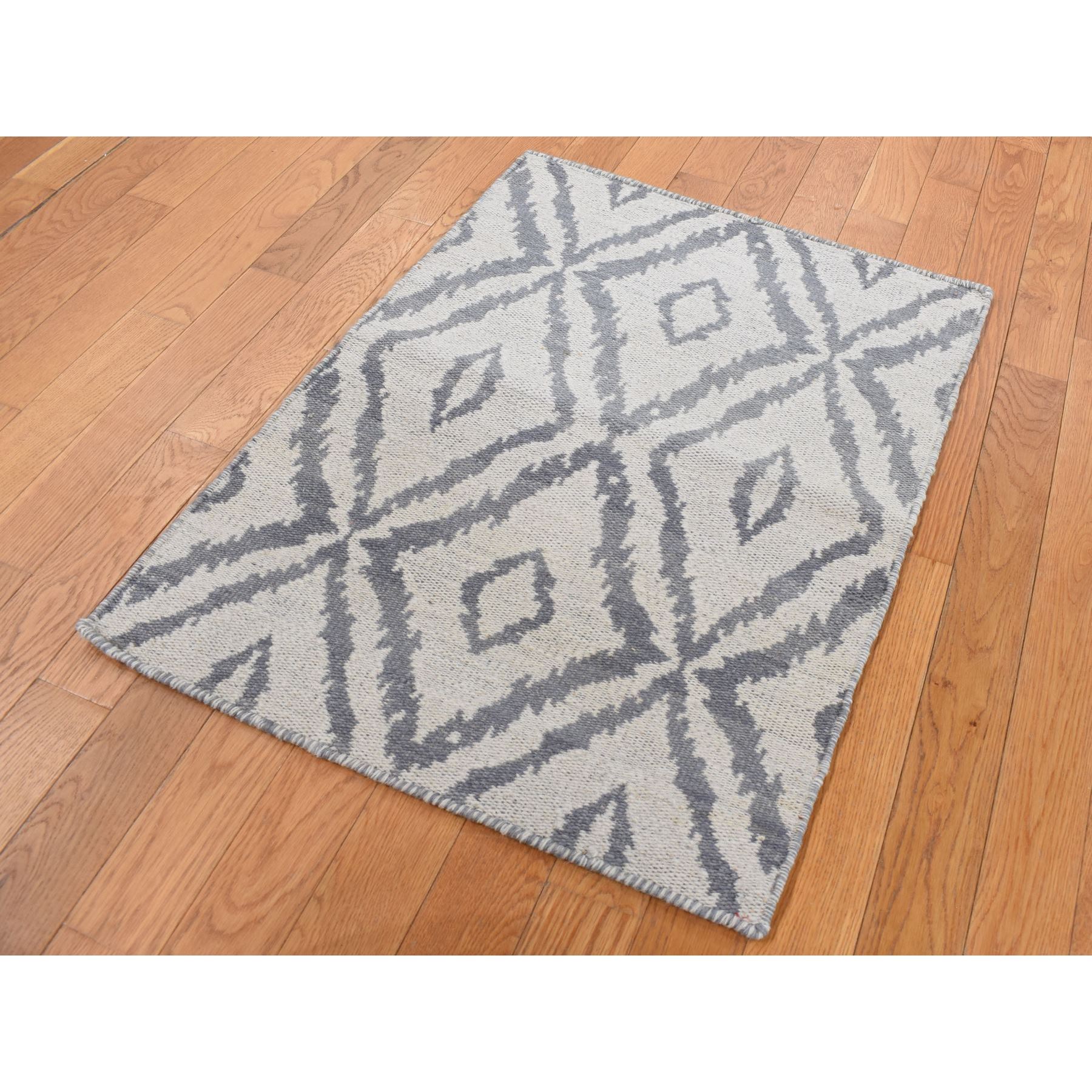 2'x3'3" Stone Eagle Gray, Hand Woven, 100% Wool, Reversible Kilim, Mat Oriental Rug Sh87848