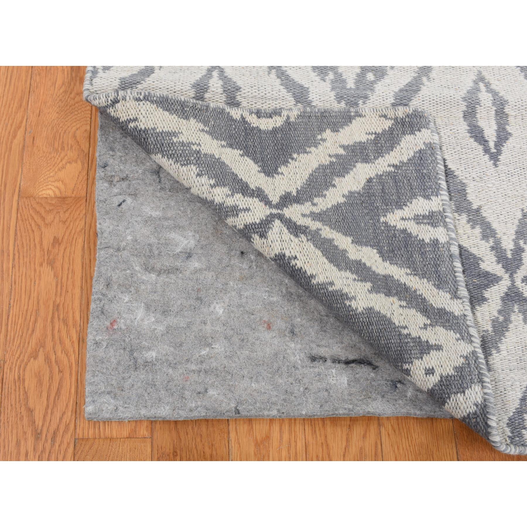 2'x3'3" Stone Eagle Gray, Hand Woven, 100% Wool, Reversible Kilim, Mat Oriental Rug Sh87848
