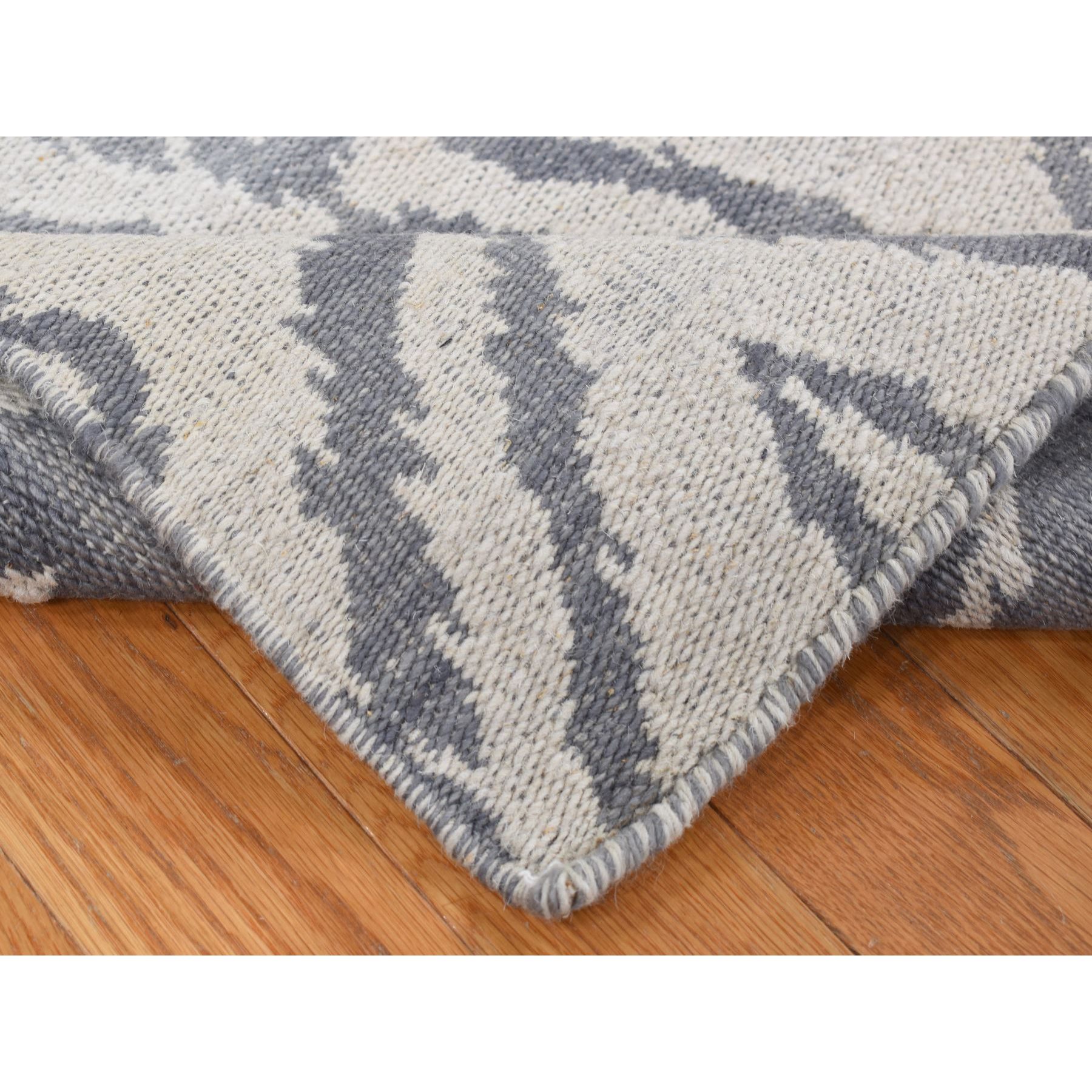 2'x3'3" Stone Eagle Gray, Hand Woven, 100% Wool, Reversible Kilim, Mat Oriental Rug Sh87848