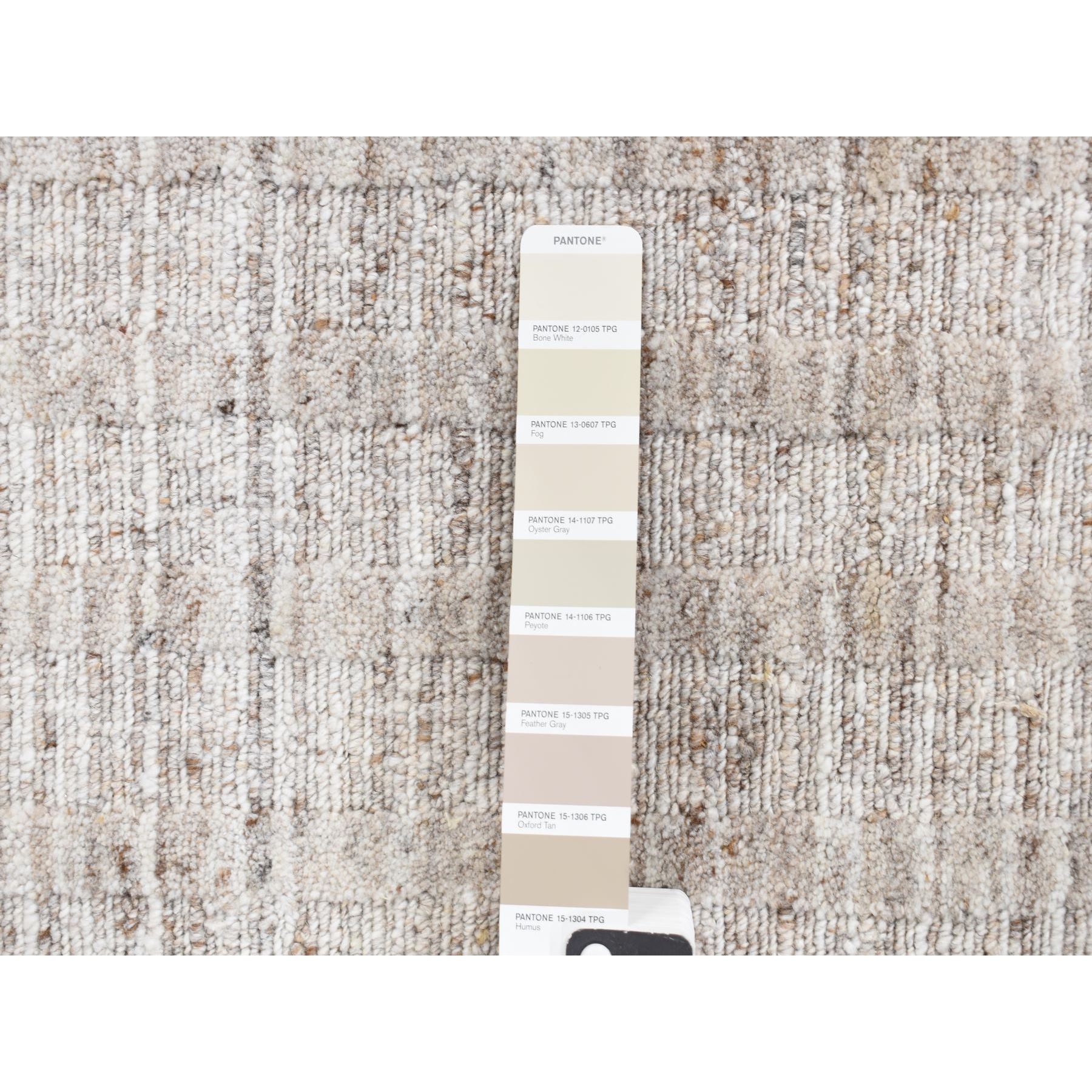 1'6"x1'6" Timberwolf Gray, Modern Design, 100% Wool, Hand Loomed, Thick and Soft, Cut and Loop, Sample Oriental Rug Sh87943