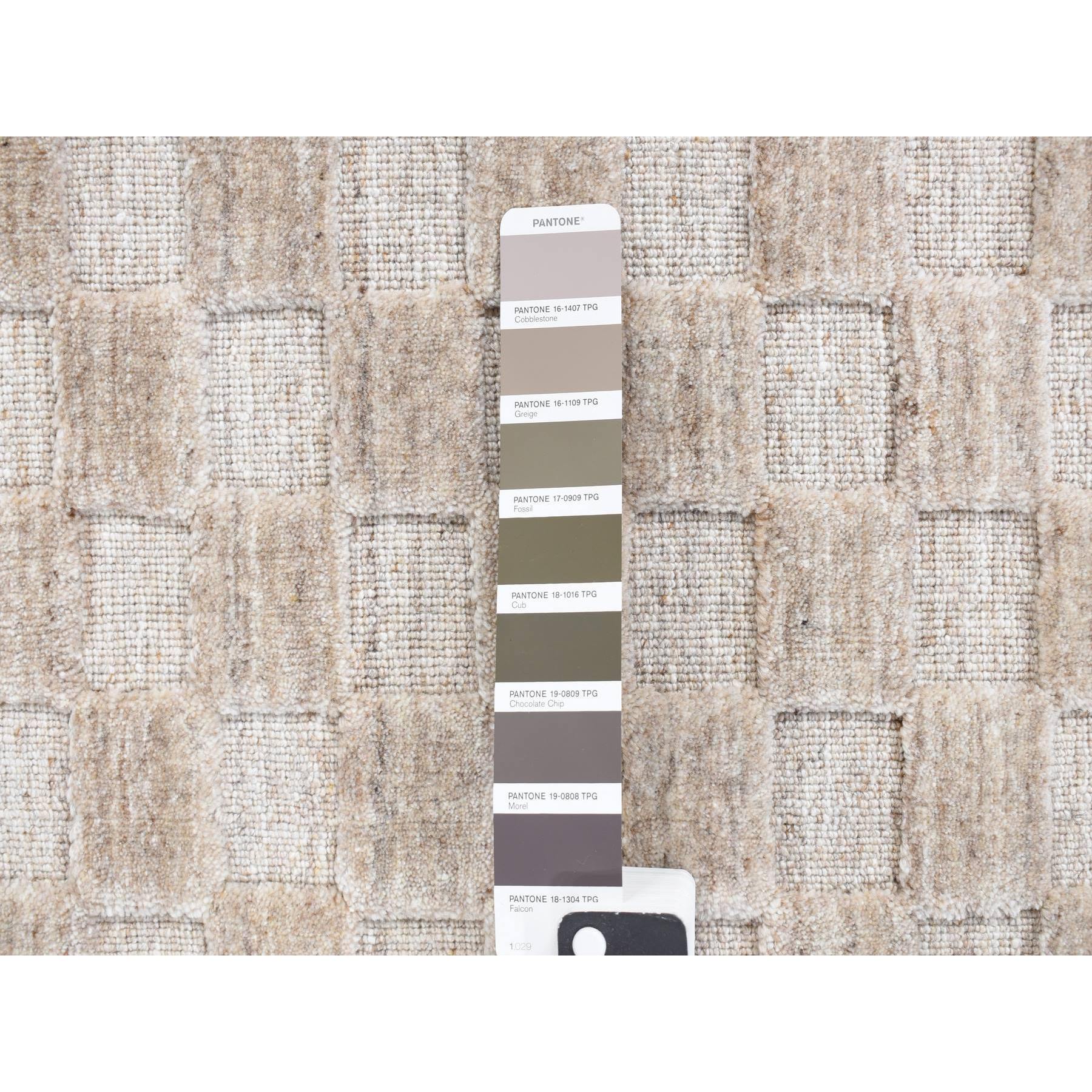 1'6"x1'6" Timberwolf Gray, 100% Textured Wool, Hand Loomed, Thick and Soft, Modern Checkerboard Design, Cut and Loop, Sample Oriental Rug Sh87944